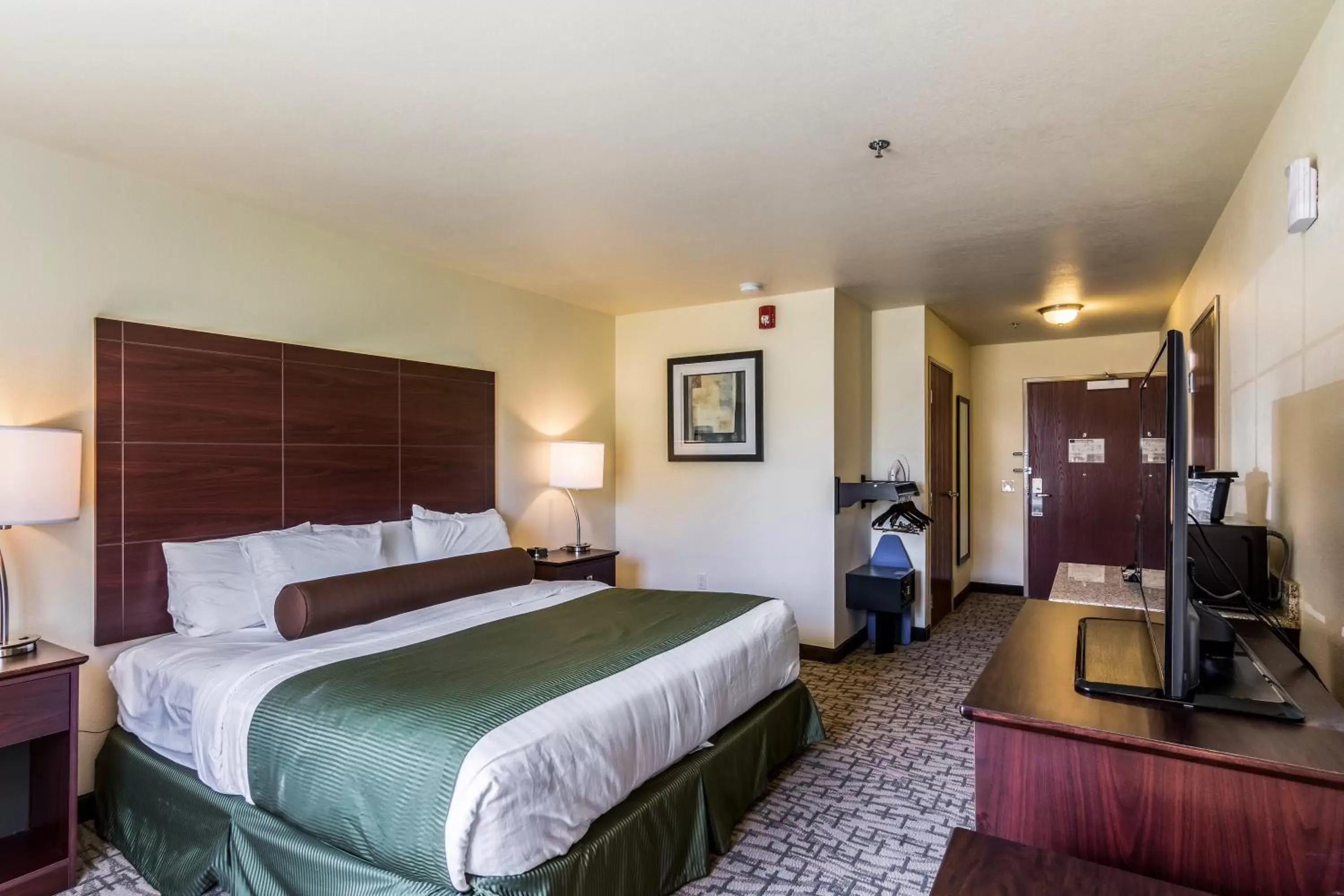 King Room - Disability Access in Cobblestone Inn & Suites - Barron King Room - Disability Access in Cobblestone Inn & Suites - Barron