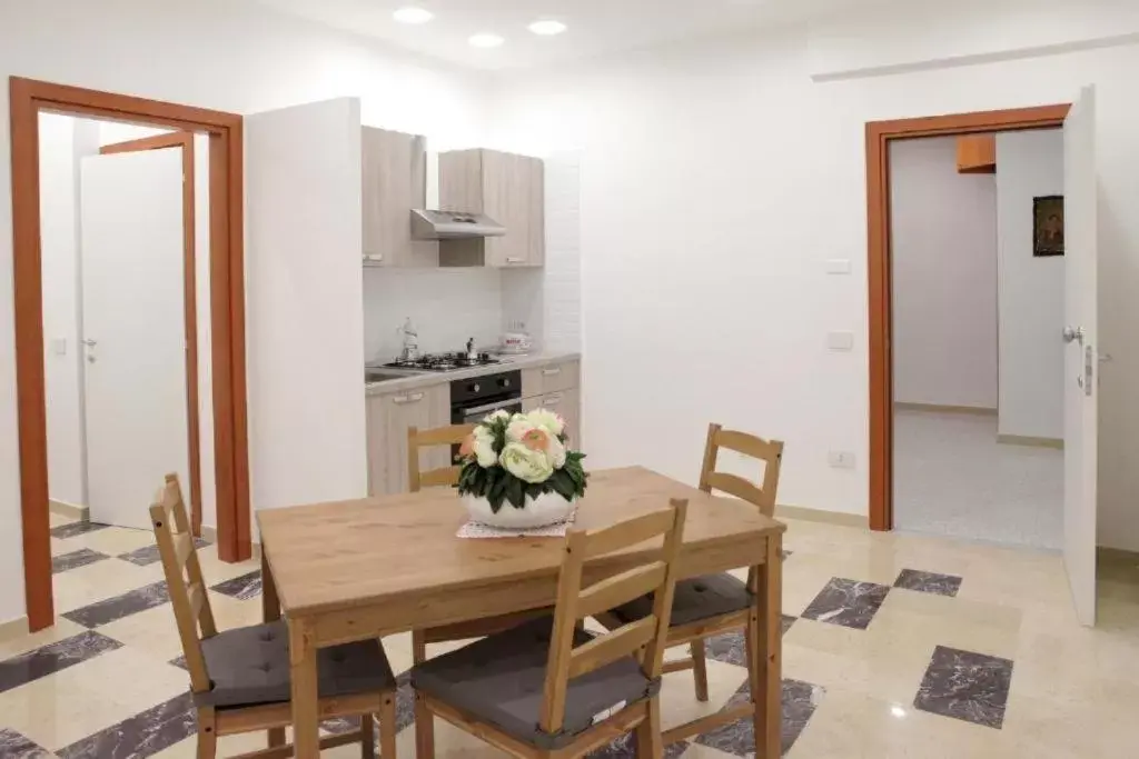 Dining Area in B&B Maestra Giovanna Dining Area in B&B Maestra Giovanna