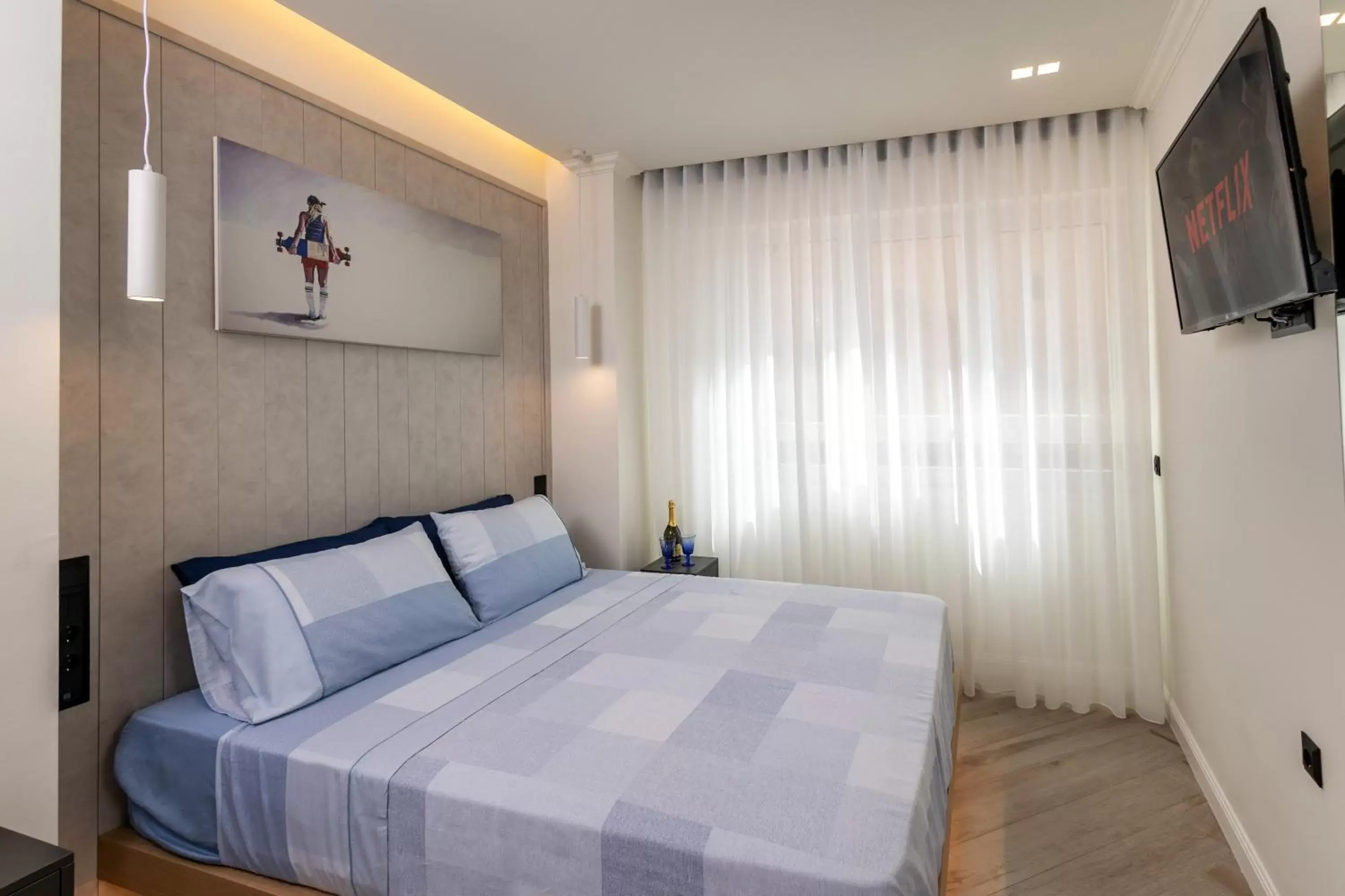 Queen Studio in Triple A @ Trendy Psiri - Art & Nightlife Queen Studio in Triple A @ Trendy Psiri - Art & Nightlife