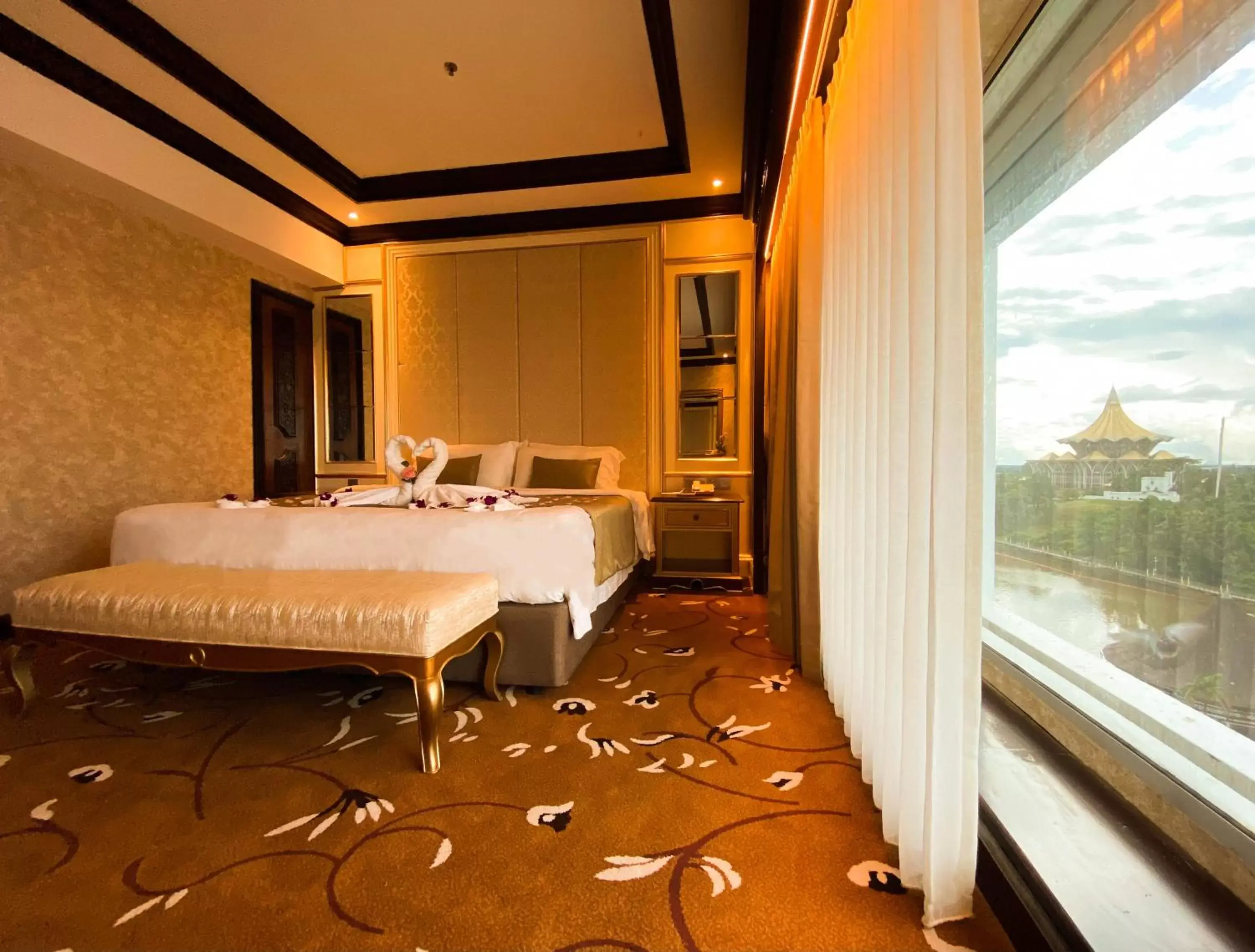 Puteri Suite in Puteri Wing - Riverside Majestic Hotel Puteri Suite in Puteri Wing - Riverside Majestic Hotel