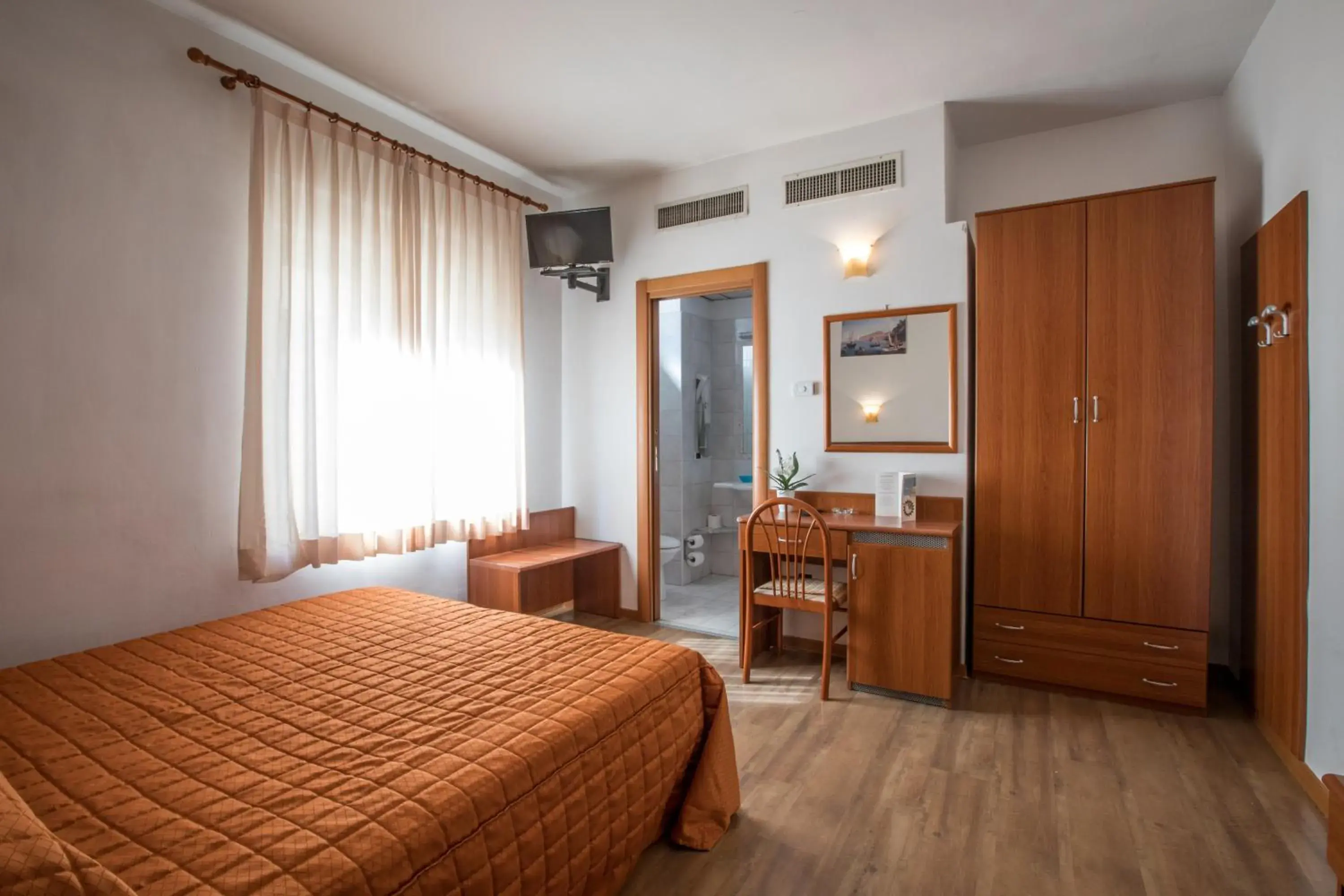 Economy Double Room in Aequa Hotel Economy Double Room in Aequa Hotel