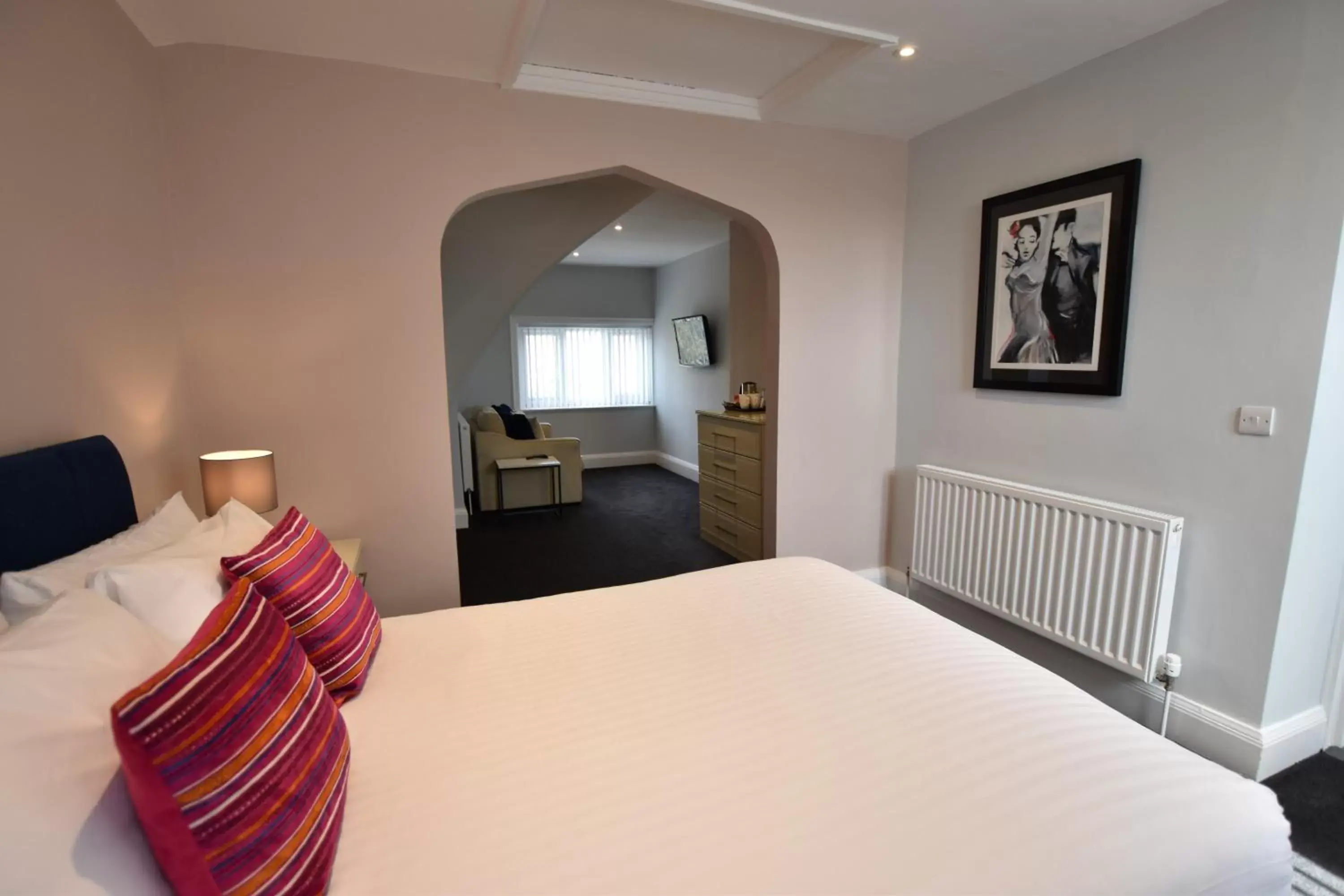 Double Room in Kingsway Hotel. Double Room in Kingsway Hotel.