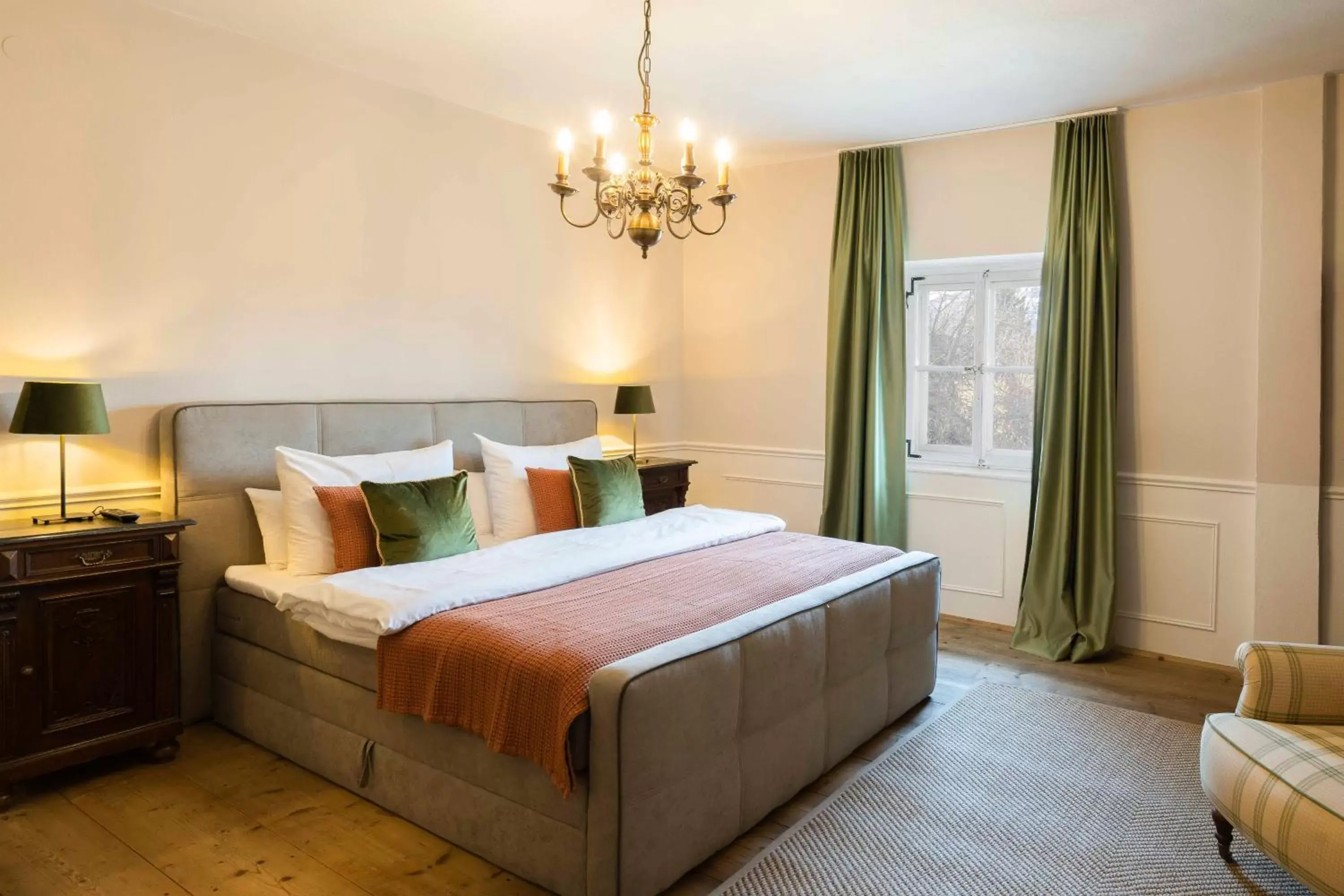 Basic Double Room in Schlosswirt zu Anif - Hotel und Restaurant Basic Double Room in Schlosswirt zu Anif - Hotel und Restaurant