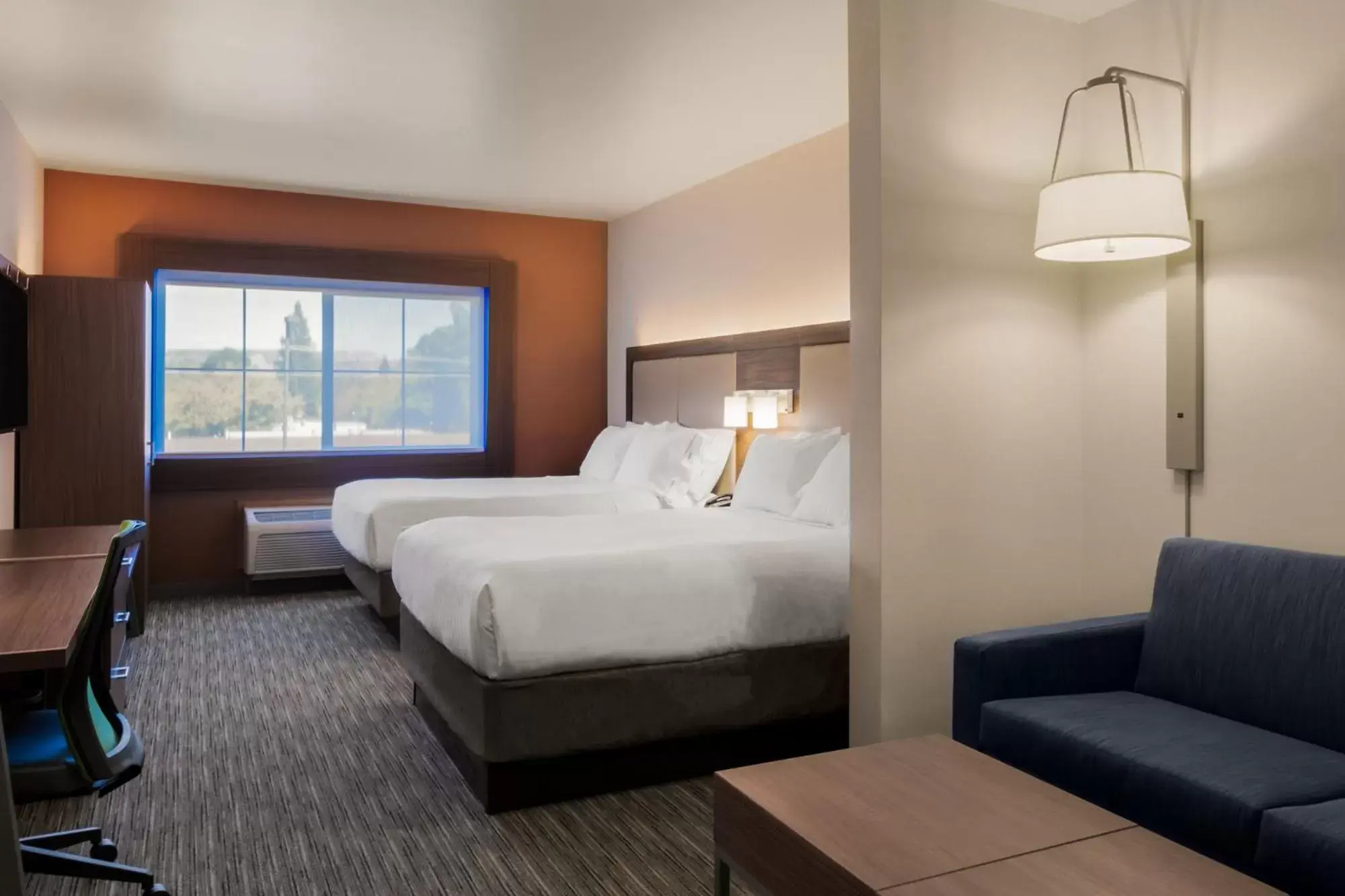 Queen Suite with Two Queen Beds in Holiday Inn Express Hotel & Suites Oroville Southwest, an IHG Hotel Queen Suite with Two Queen Beds in Holiday Inn Express Hotel & Suites Oroville Southwest, an IHG Hotel