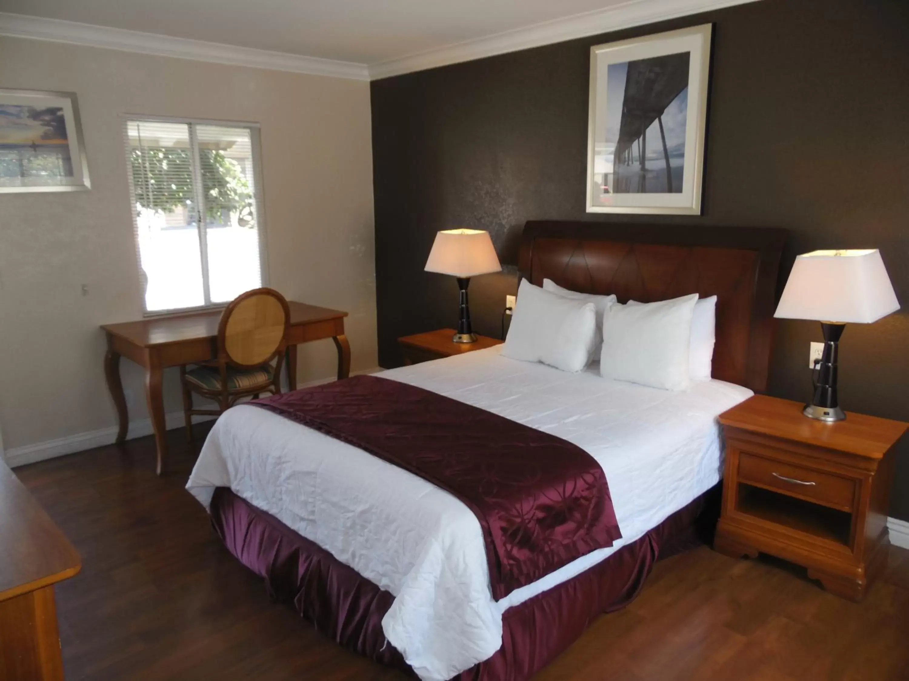 Hi-Way Host Motel Hi-Way Host Motel