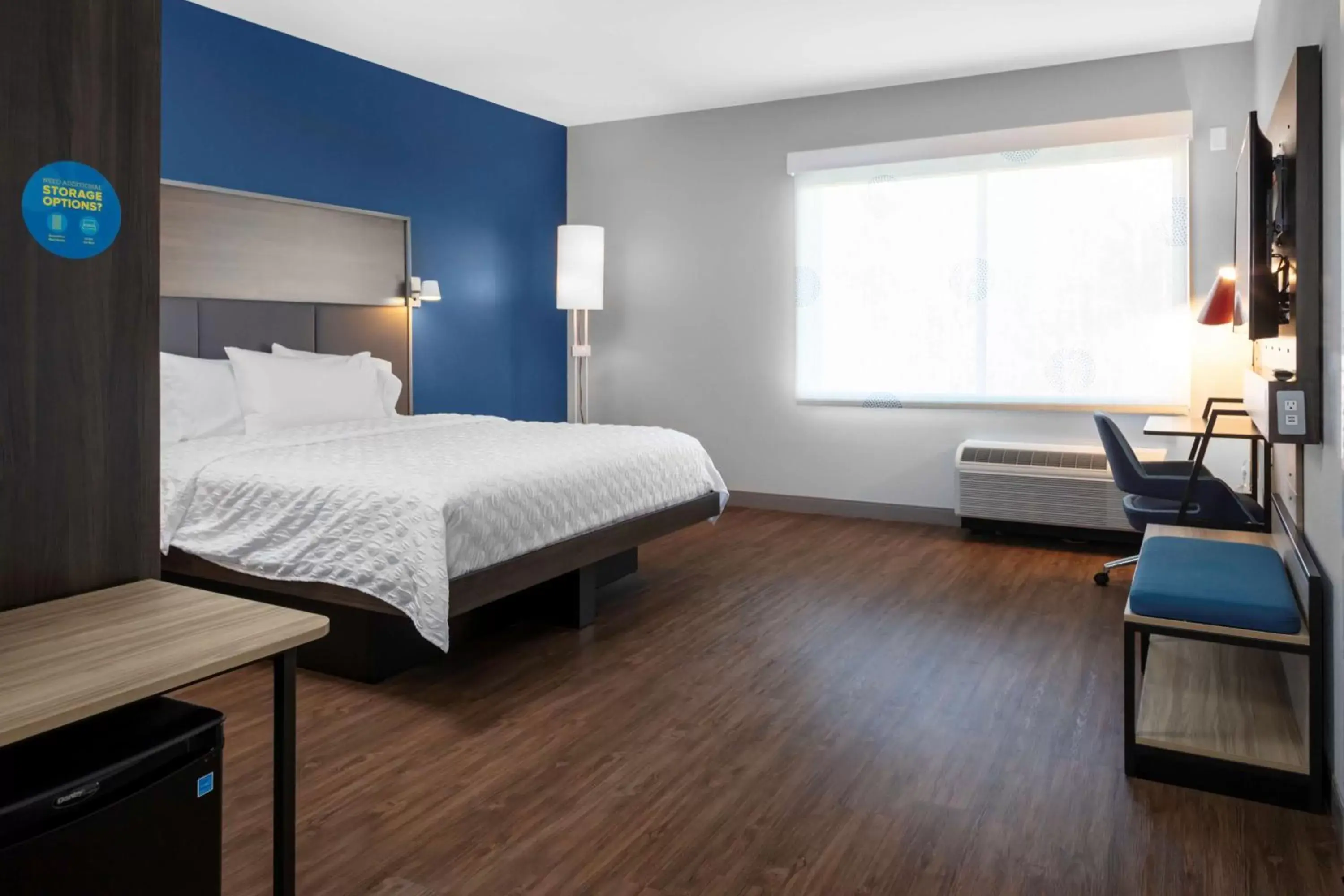 King Room with Bath Tub - Mobility and Hearing Access in Tru By Hilton Lynchburg, Va King Room with Bath Tub - Mobility and Hearing Access in Tru By Hilton Lynchburg, Va