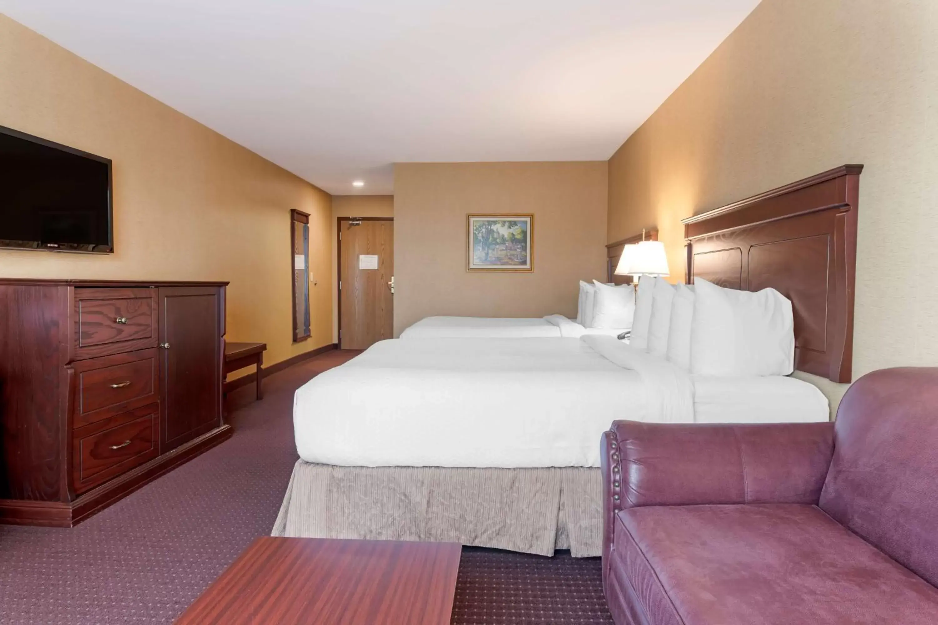 Executive Queen Room with Two Queen Beds and Sofa Bed - Non-Smoking in Best Western Plus Fredericton Hotel & Suites Executive Queen Room with Two Queen Beds and Sofa Bed - Non-Smoking in Best Western Plus Fredericton Hotel & Suites