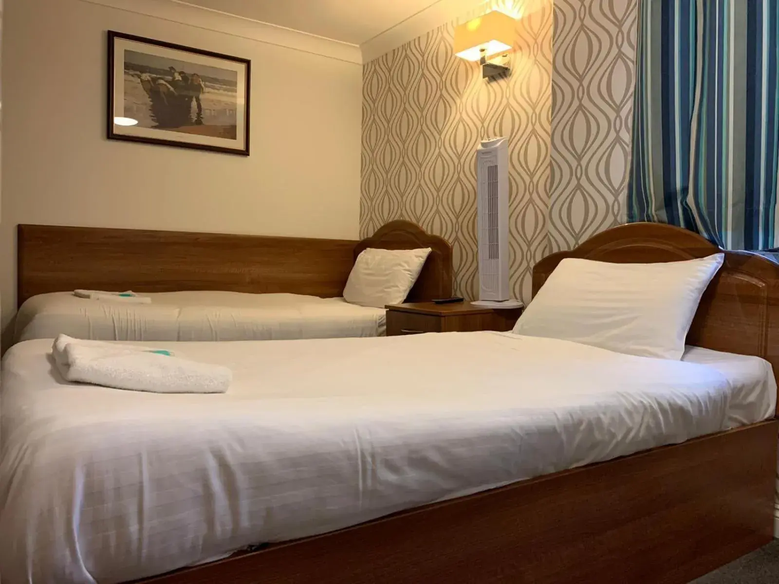 Twin Room in Twickenham Guest House Twin Room in Twickenham Guest House