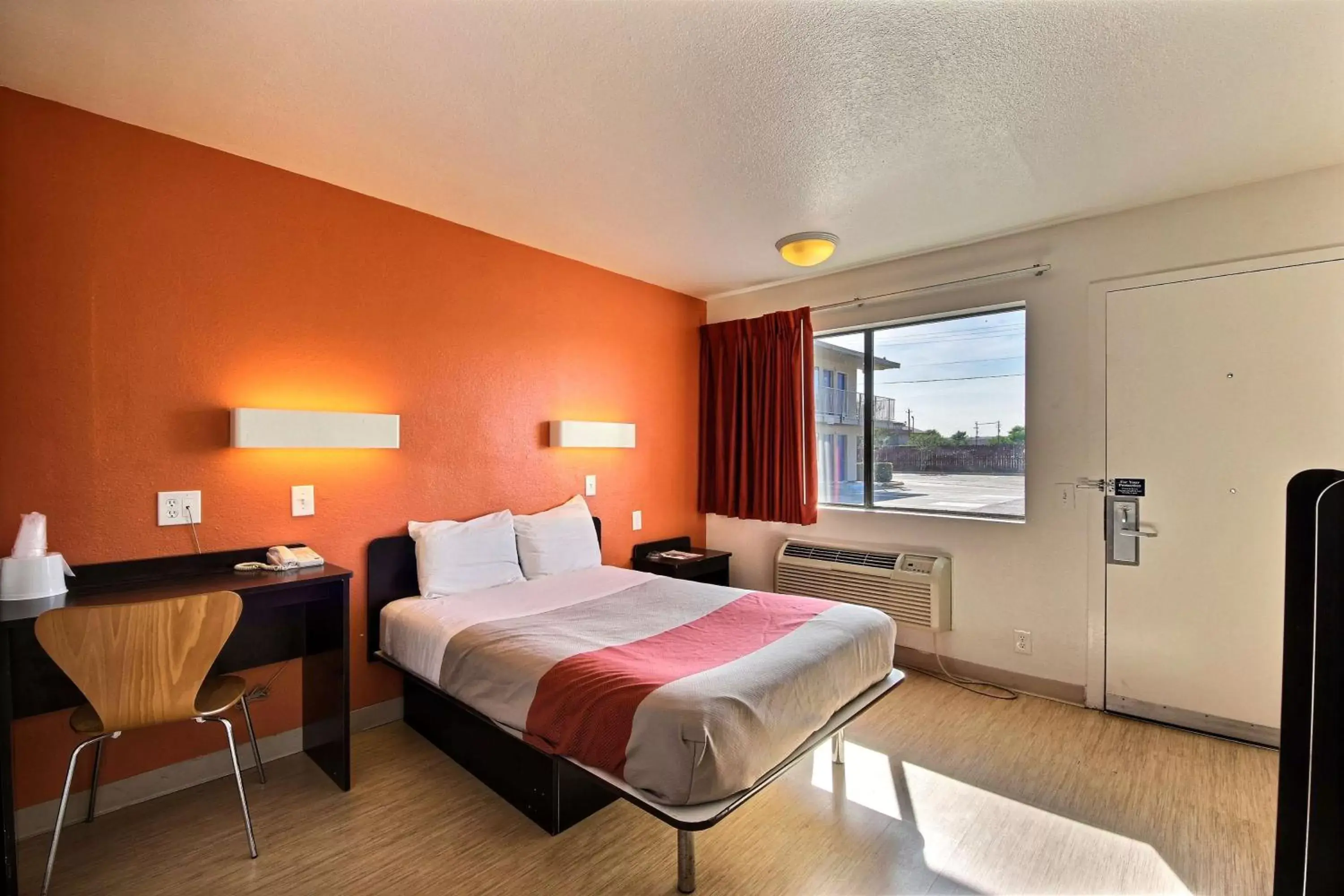 Queen Room - single occupancy in Motel 6-Laredo, TX - South Queen Room - single occupancy in Motel 6-Laredo, TX - South