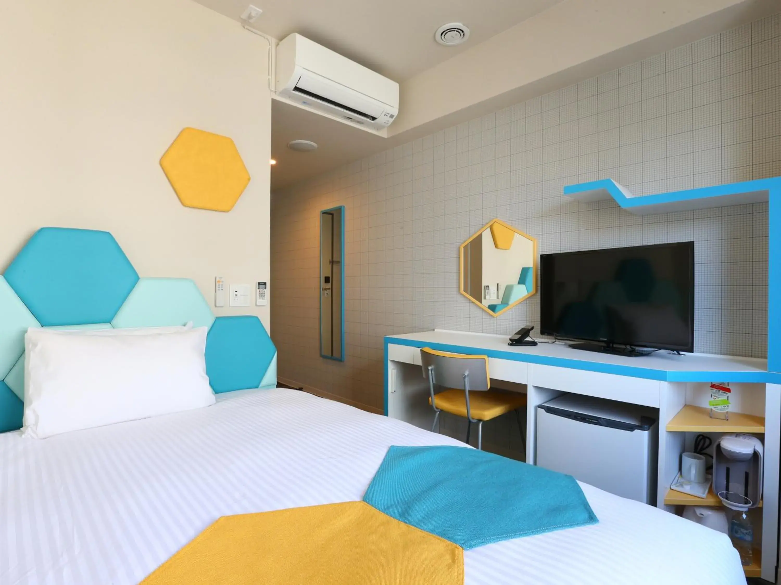 Double Room with Small Double Bed - single occupancy - Non-Smoking in Hotel Wing International Select Higashi Osaka Double Room with Small Double Bed - single occupancy - Non-Smoking in Hotel Wing International Select Higashi Osaka