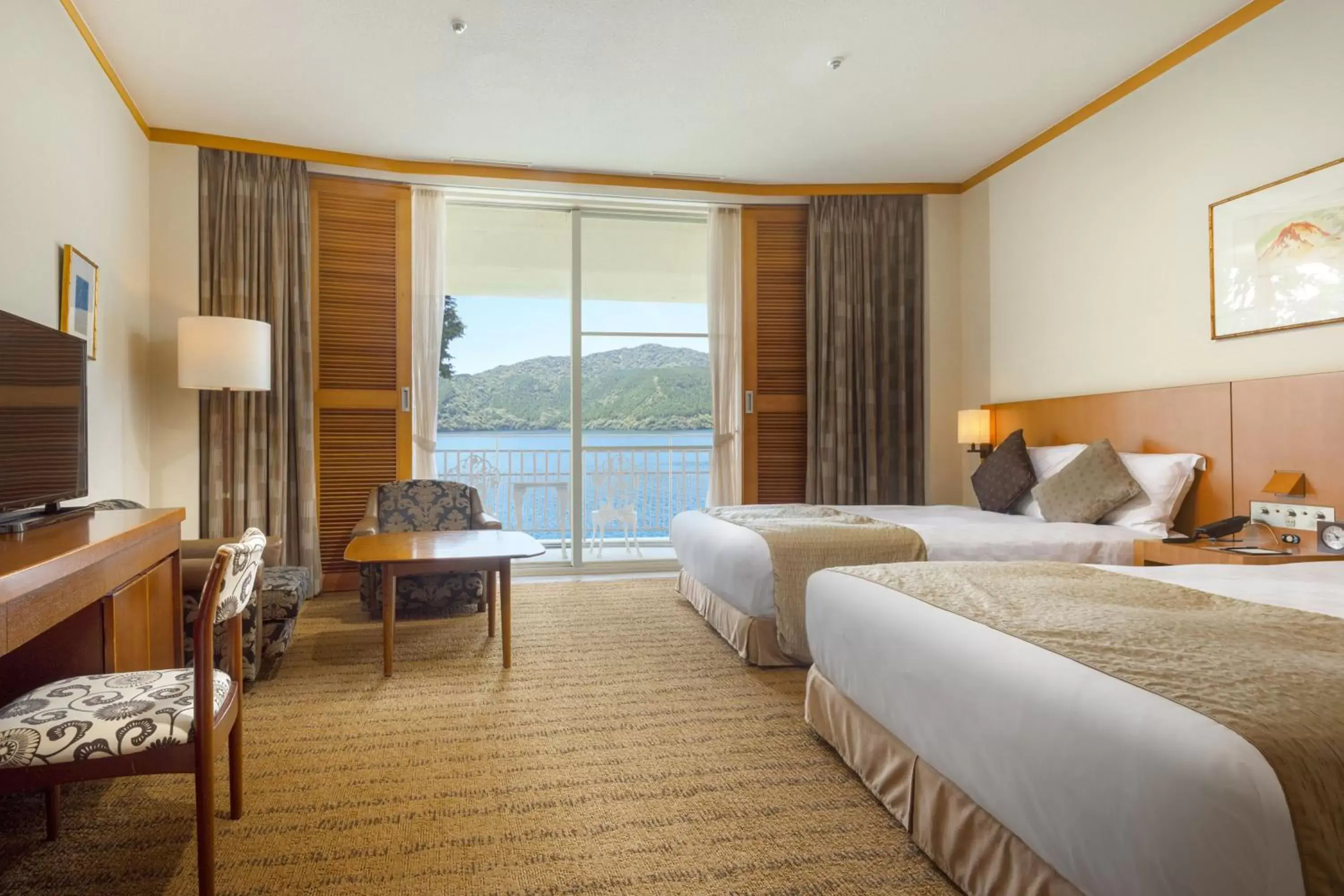 Twin Room with Lake View - single occupancy - Non Smoking in The Prince Hakone Lake Ashinoko Twin Room with Lake View - single occupancy - Non Smoking in The Prince Hakone Lake Ashinoko