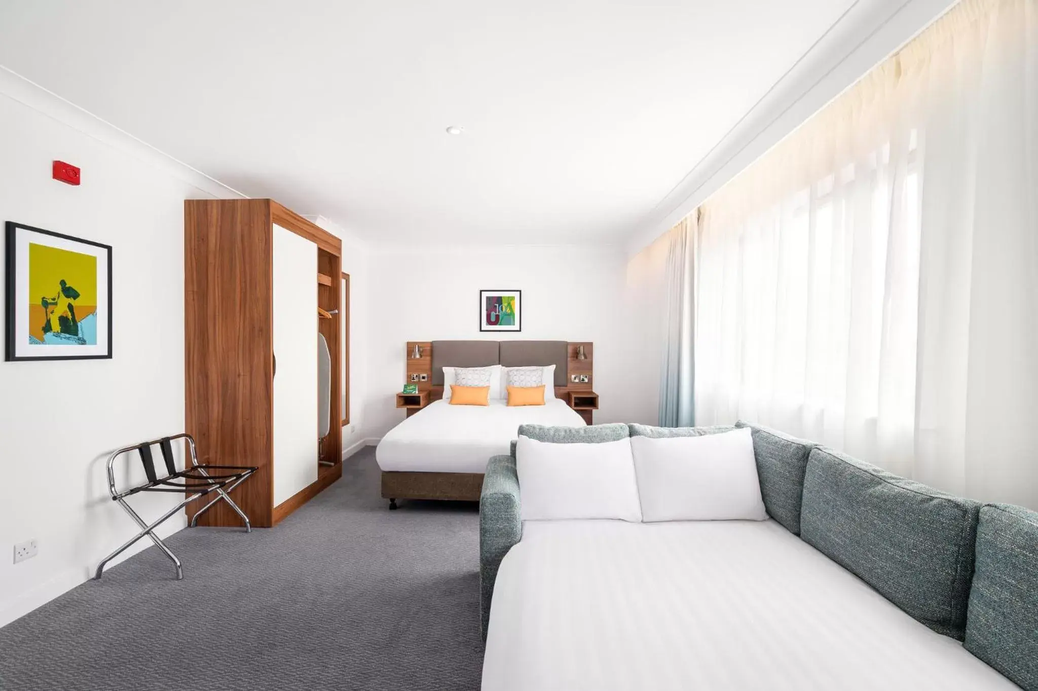 Standard Double Room with Sofa Bed in Holiday Inn Birmingham Bromsgrove by IHG Standard Double Room with Sofa Bed in Holiday Inn Birmingham Bromsgrove by IHG