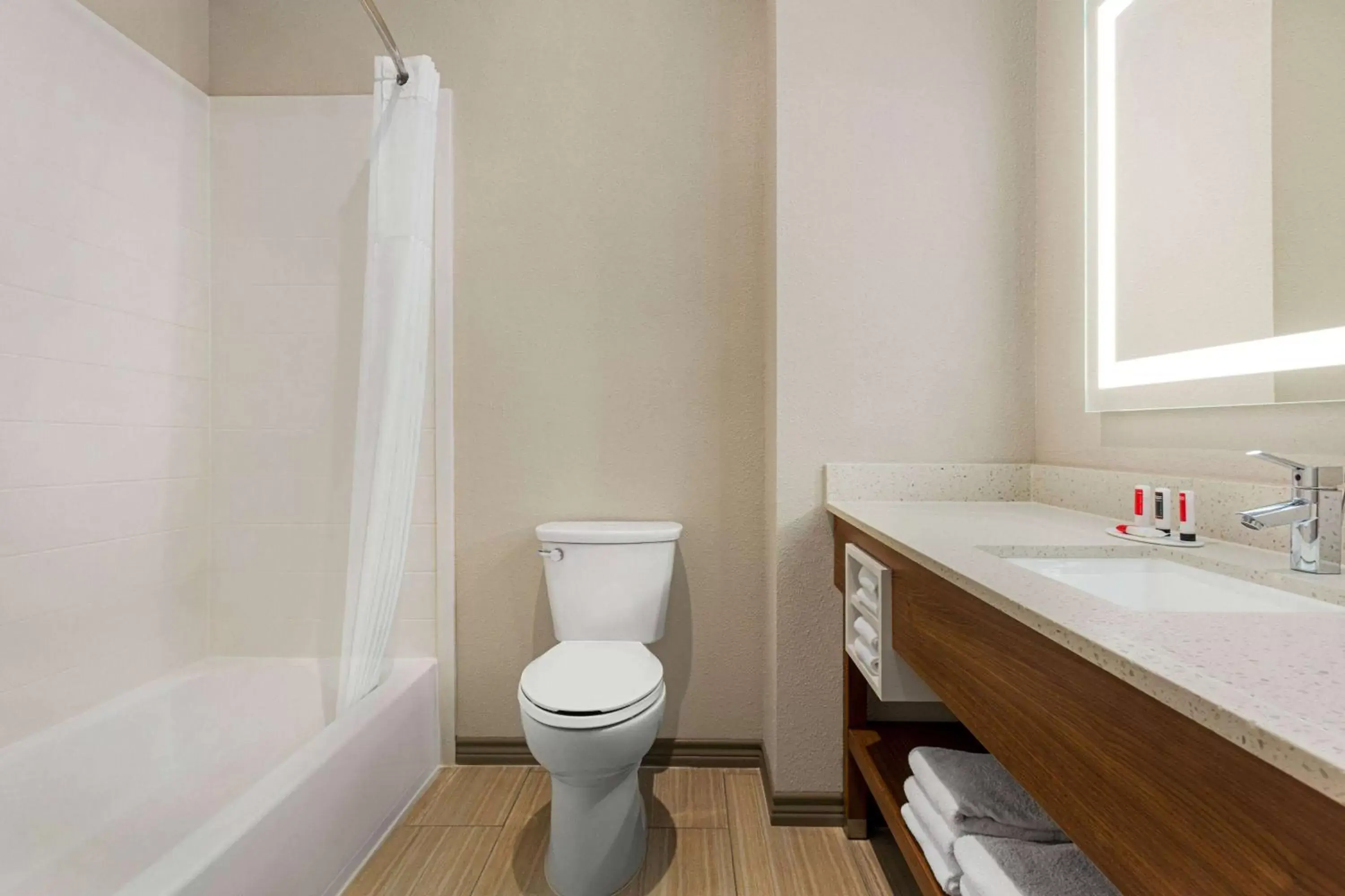 2 Queen Beds, Kitchenette, Mobility Accessible Efficiency Room, Non-Smoking in Days Inn & Suites by Wyndham Greater Tomball 2 Queen Beds, Kitchenette, Mobility Accessible Efficiency Room, Non-Smoking in Days Inn & Suites by Wyndham Greater Tomball