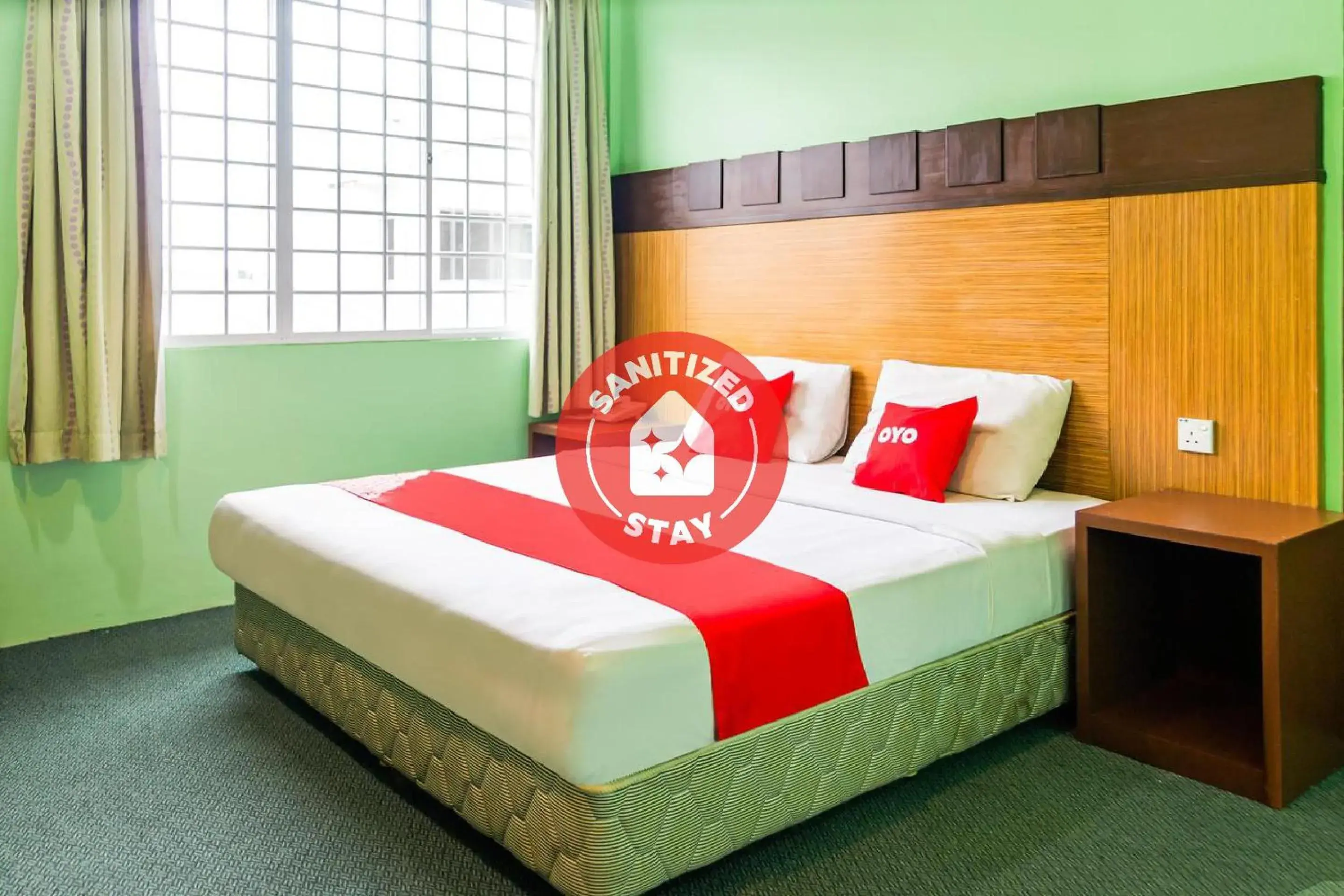 Bedroom, Bed in OYO 89408 Royal Hotel Bedroom, Bed in OYO 89408 Royal Hotel