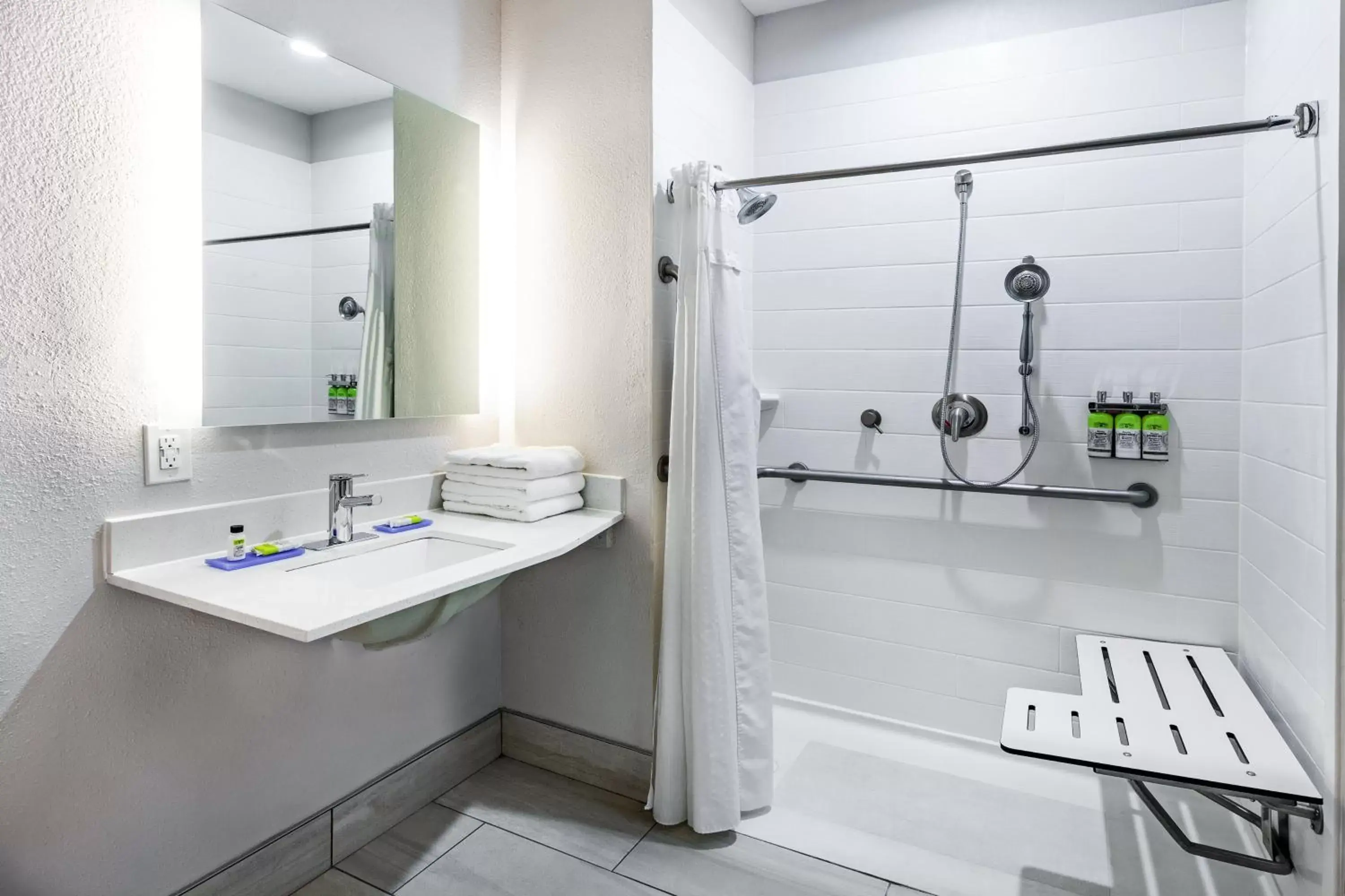 King Room - Mobility Access/Roll in Shower - Non-Smoking in Holiday Inn Express Port Lavaca, an IHG Hotel King Room - Mobility Access/Roll in Shower - Non-Smoking in Holiday Inn Express Port Lavaca, an IHG Hotel