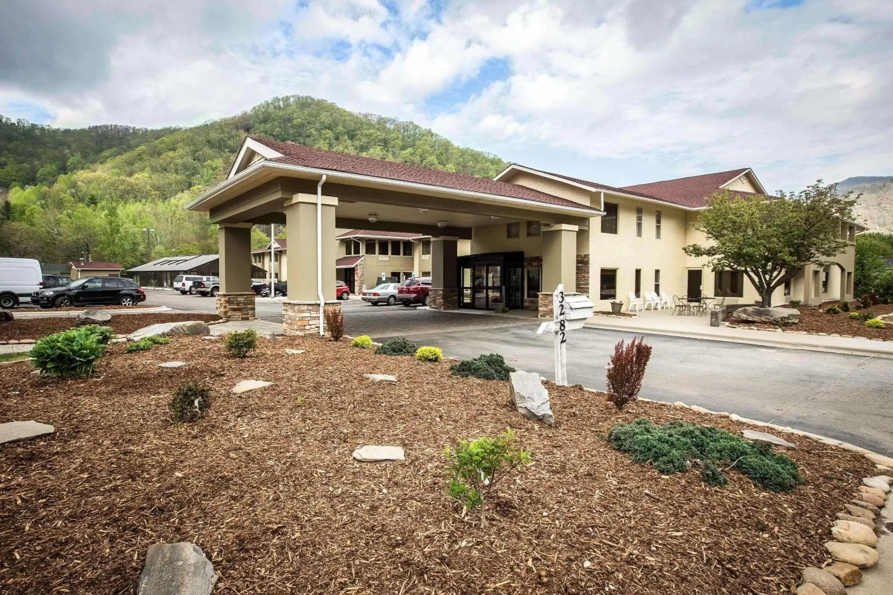 Comfort Inn near Great Smoky Mountain National Park Comfort Inn near Great Smoky Mountain National Park