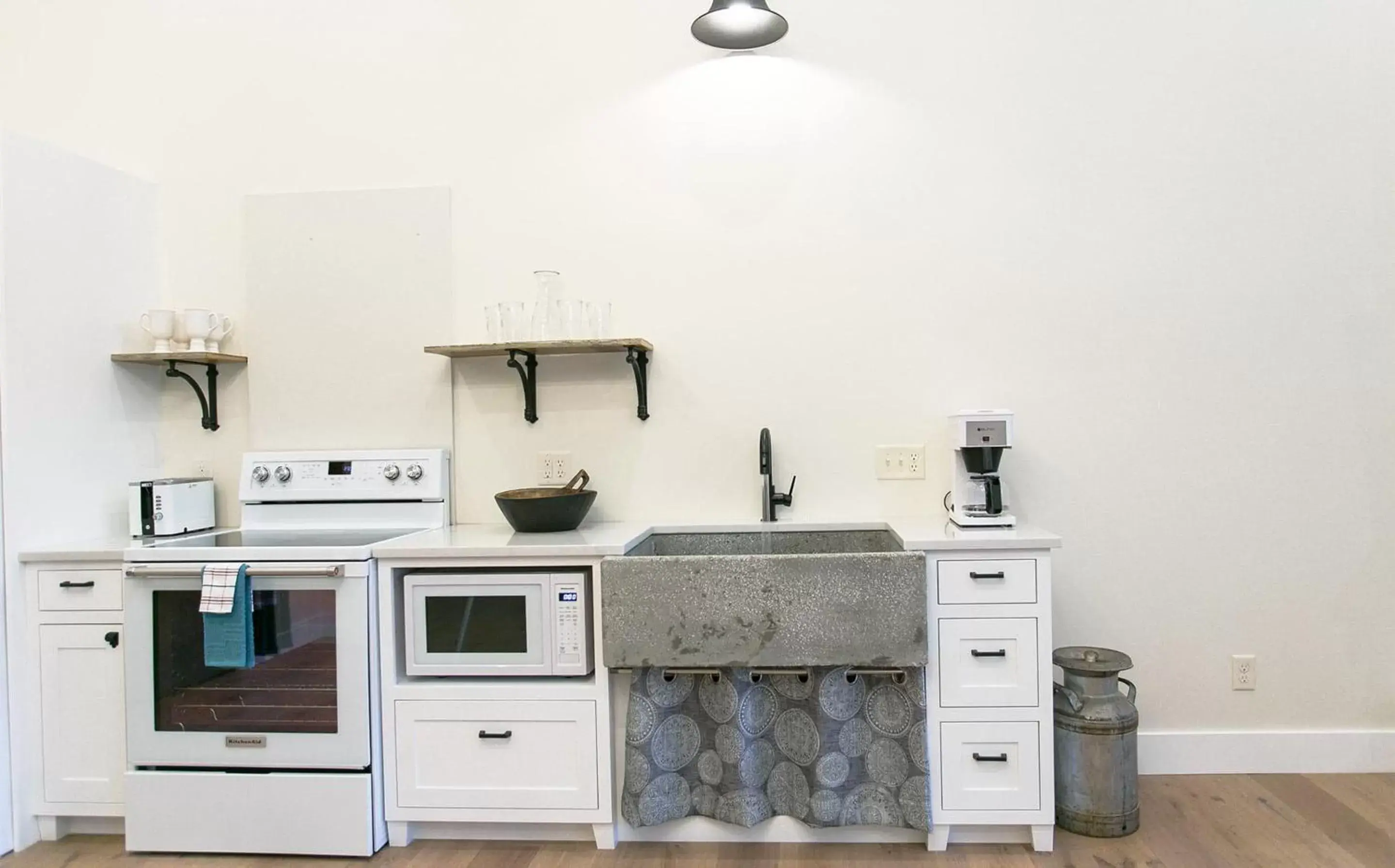 King Suite in Farmhouse Suites by Amish Country Lodging King Suite in Farmhouse Suites by Amish Country Lodging