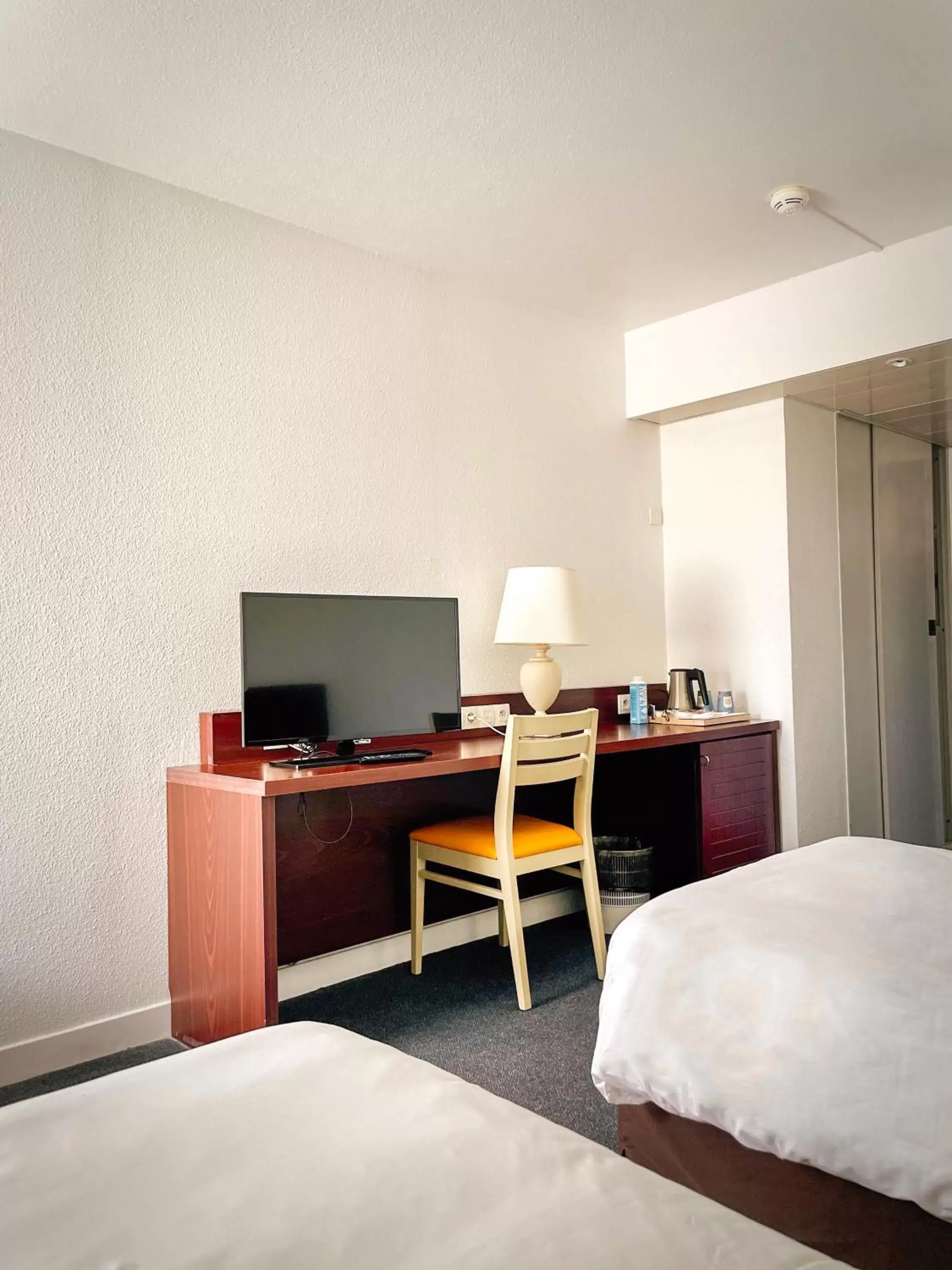 Superior Twin Room in Kyriad Nemours Superior Twin Room in Kyriad Nemours