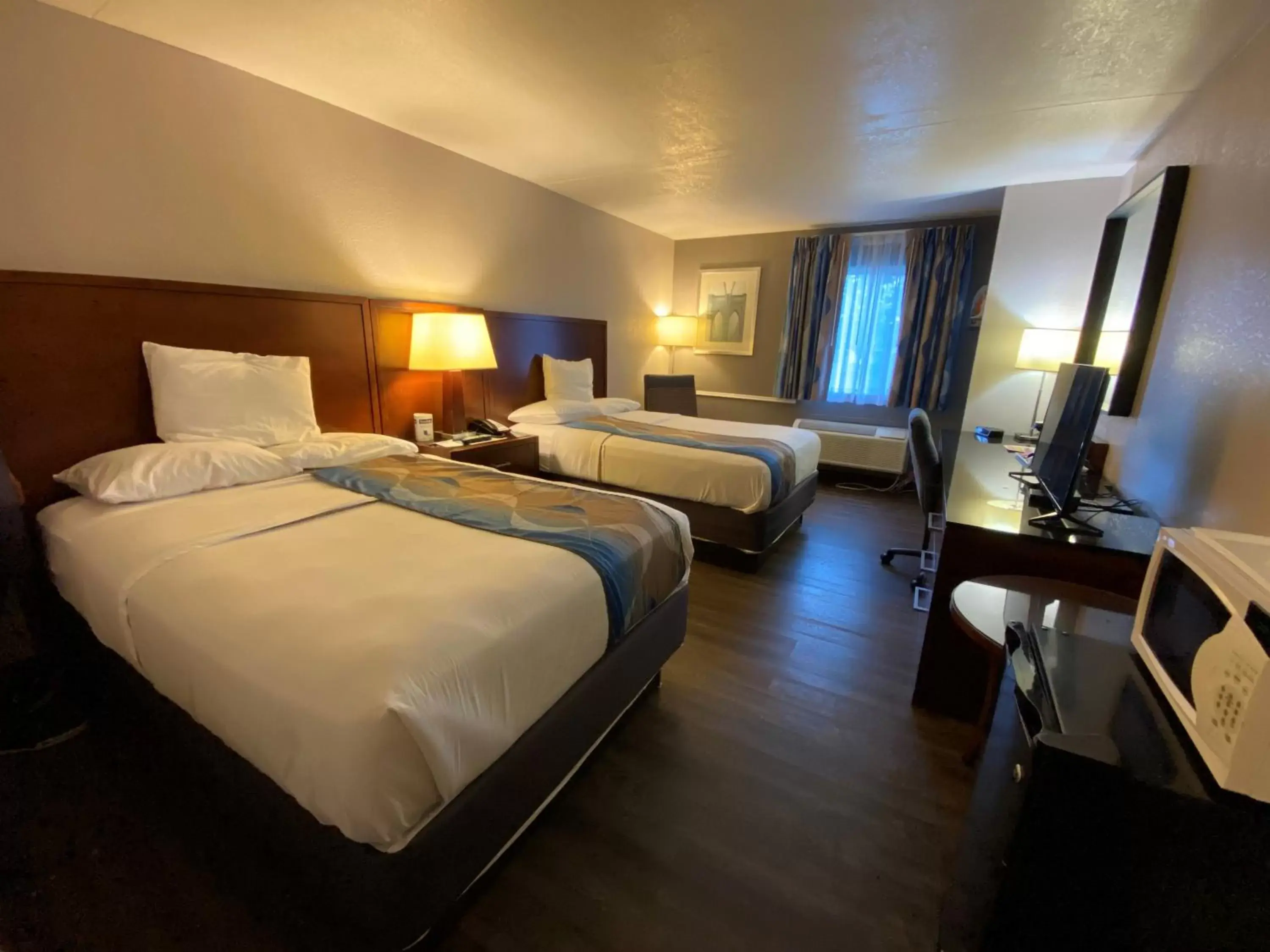 Double Room with Two Double Beds - Non-Smoking in Travelodge Inn & Suites by Wyndham Albany Double Room with Two Double Beds - Non-Smoking in Travelodge Inn & Suites by Wyndham Albany