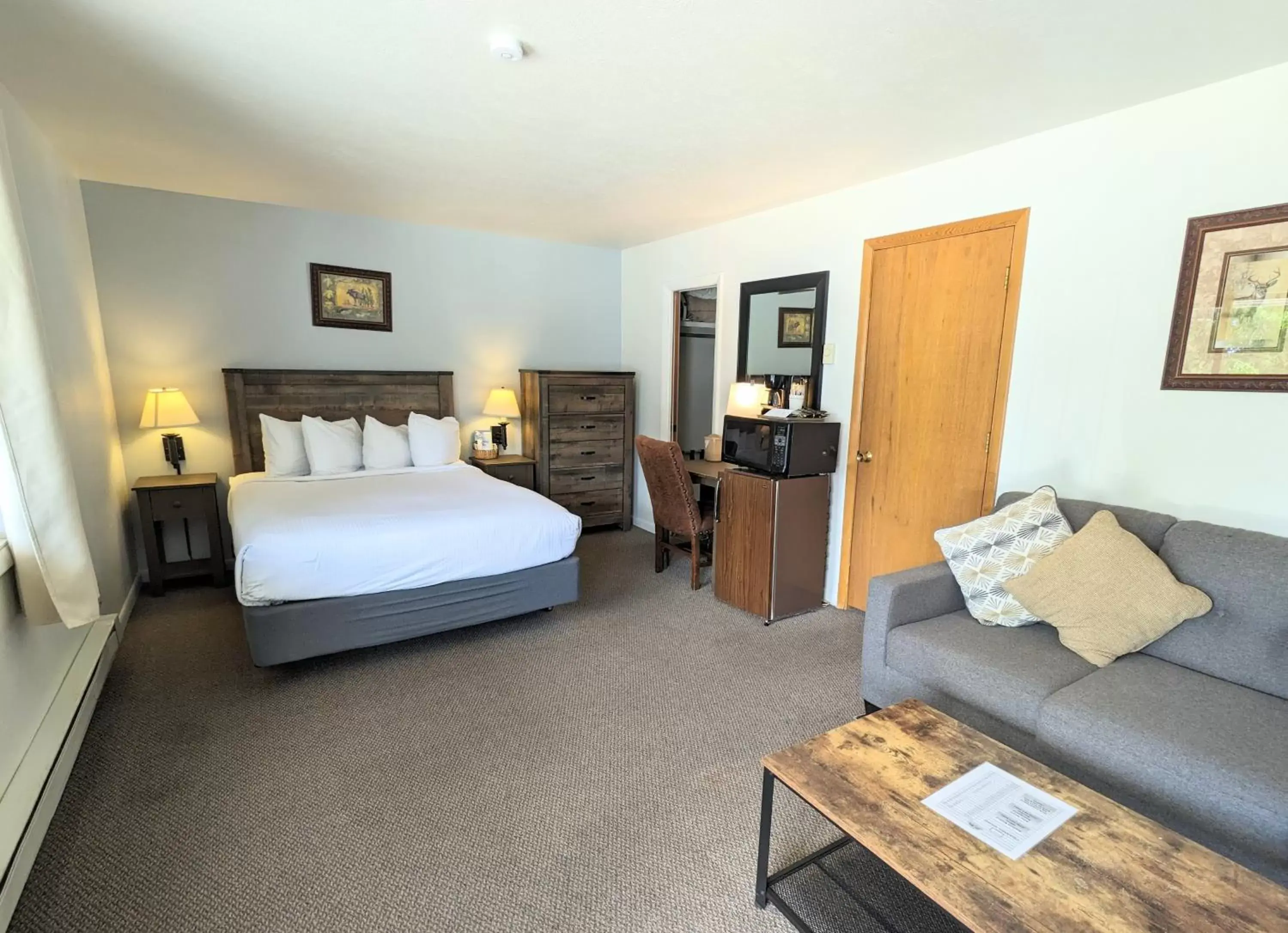 Suite in Western Riviera Lakeside Lodging Suite in Western Riviera Lakeside Lodging