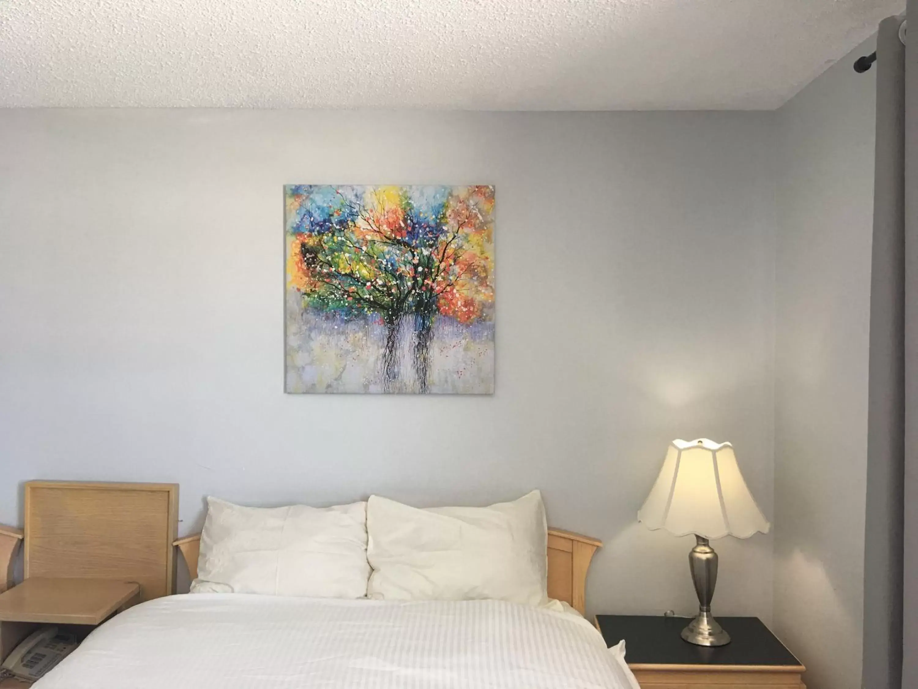 Deluxe Queen Room in Country Garden Inn & Restaurant Deluxe Queen Room in Country Garden Inn & Restaurant