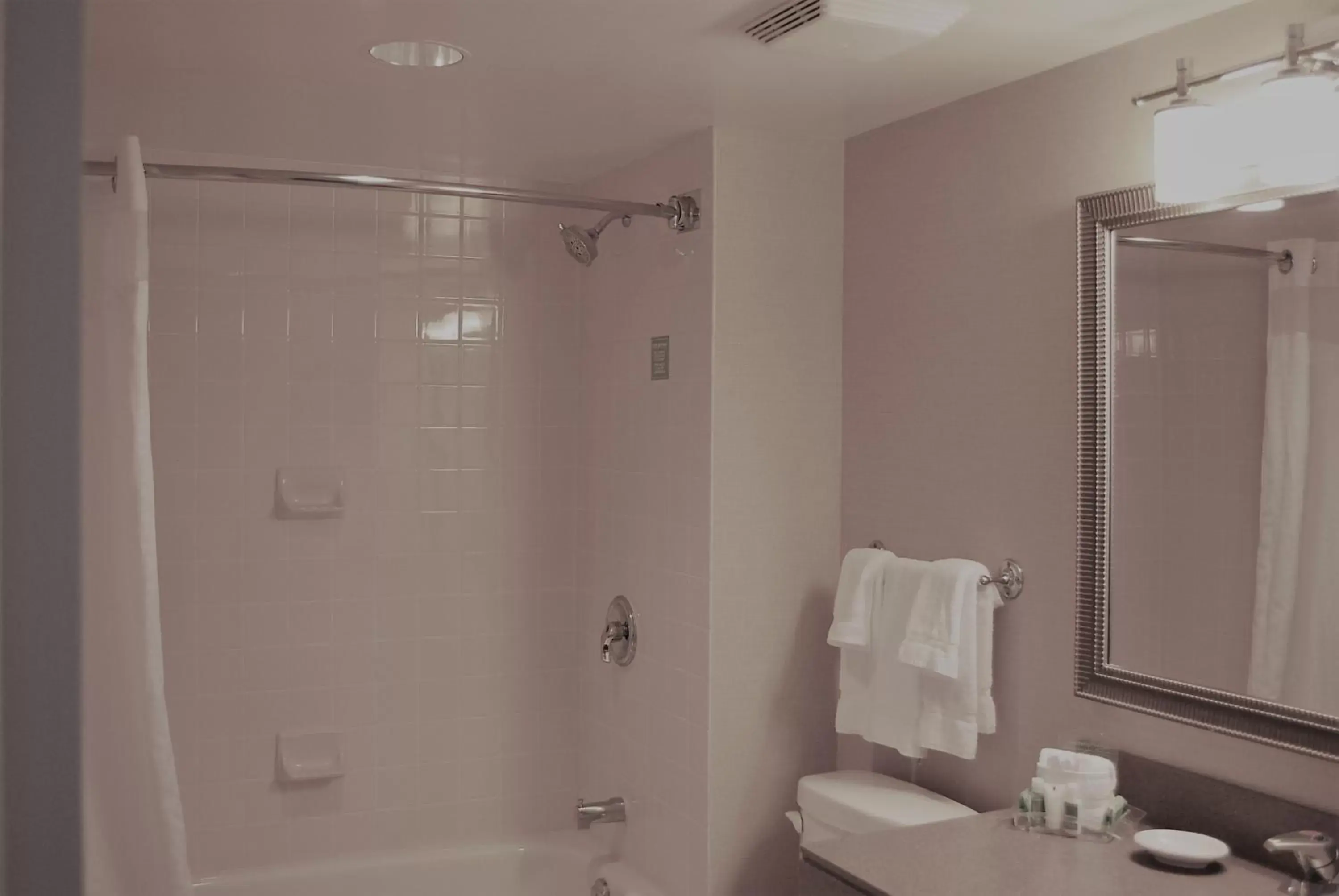 Standard Room in Holiday Inn Laval Montreal by IHG Standard Room in Holiday Inn Laval Montreal by IHG