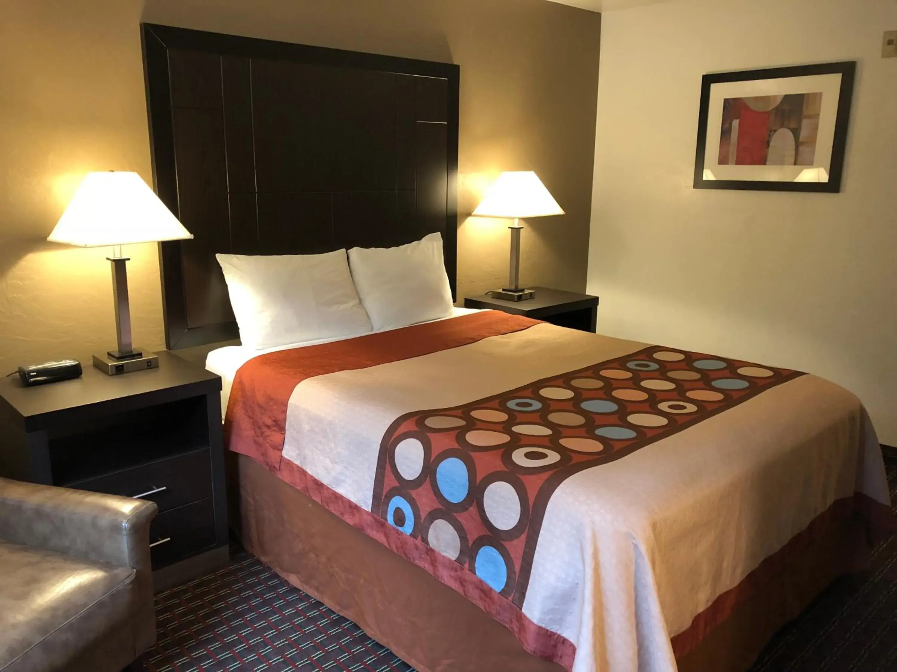 Queen Room - Non-Smoking in Super 8 by Wyndham Lacey Olympia Area Queen Room - Non-Smoking in Super 8 by Wyndham Lacey Olympia Area