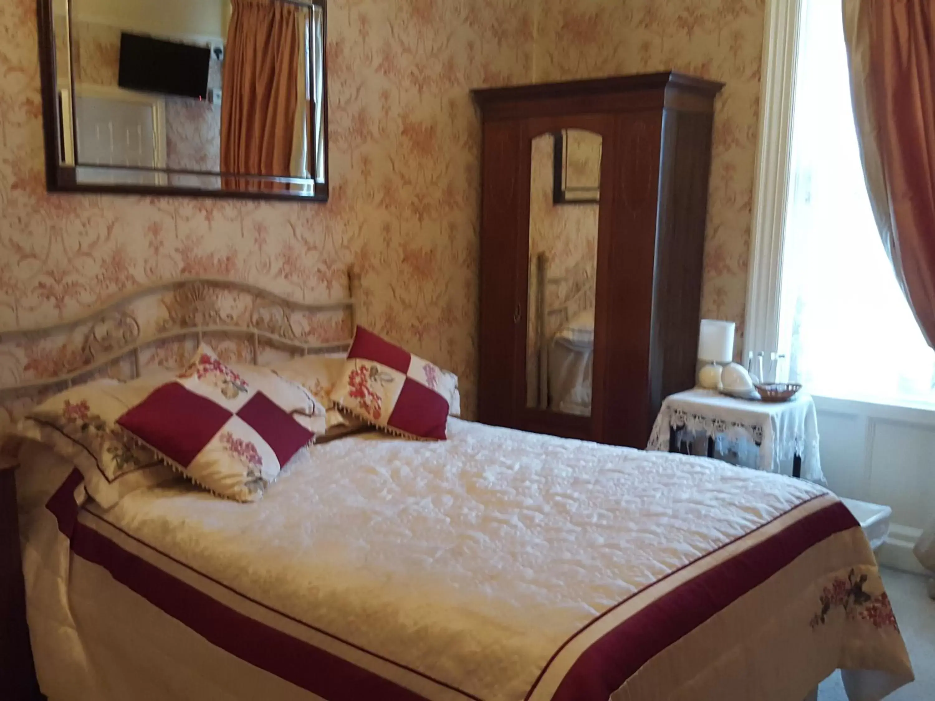 Single Room with Shower in Innisfree House Single Room with Shower in Innisfree House