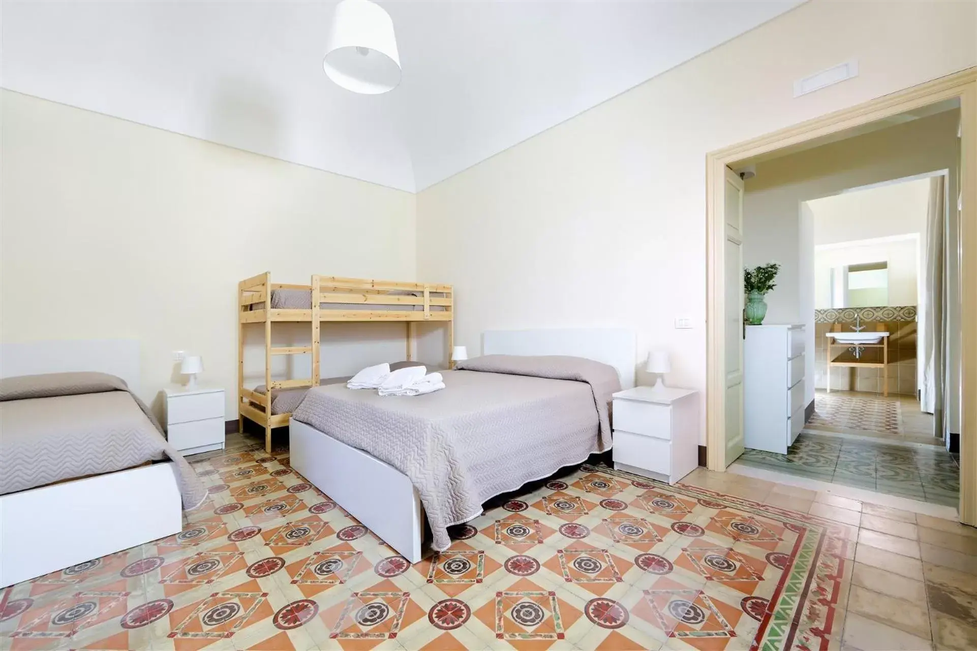 Family Room with Sea View in Villa Polara Family Room with Sea View in Villa Polara