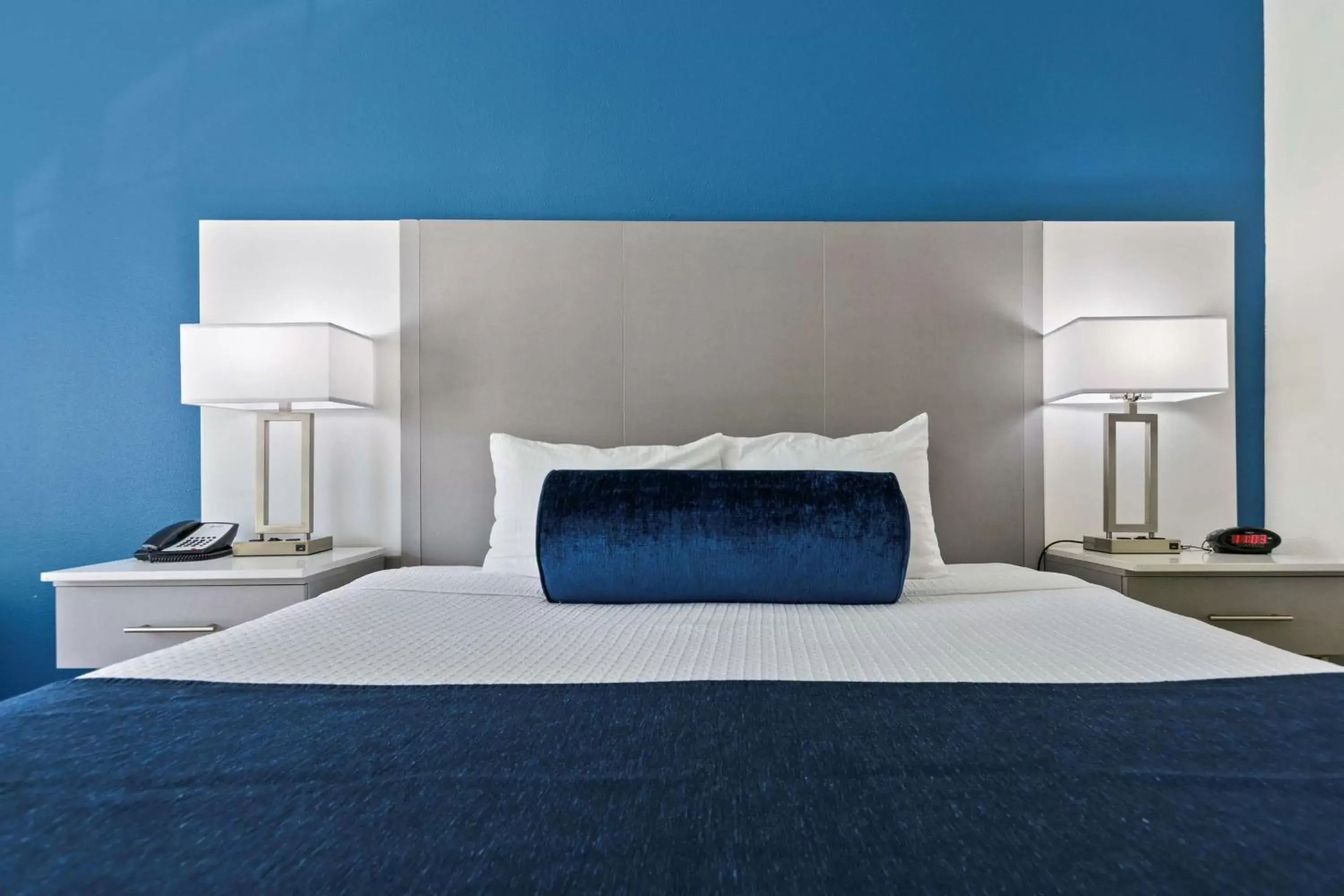 King Suite with Sofa Bed - Disability Access - Non-smoking in Best Western Plus Lake Lanier Gainesville Hotel & Suites King Suite with Sofa Bed - Disability Access - Non-smoking in Best Western Plus Lake Lanier Gainesville Hotel & Suites