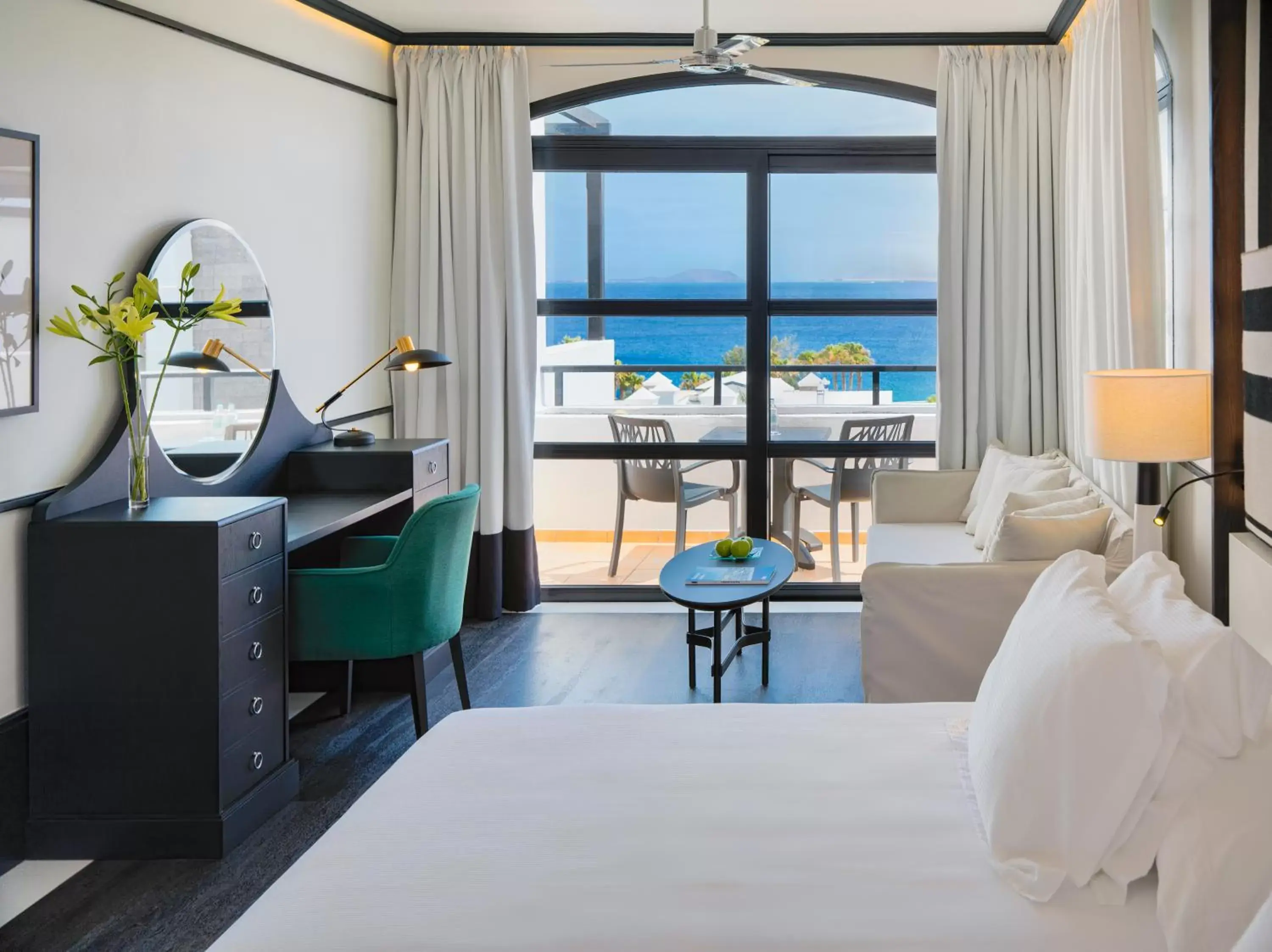Double or Twin Room with Sea View (2 adults) in H10 Rubicón Horizons Collection Double or Twin Room with Sea View (2 adults) in H10 Rubicón Horizons Collection