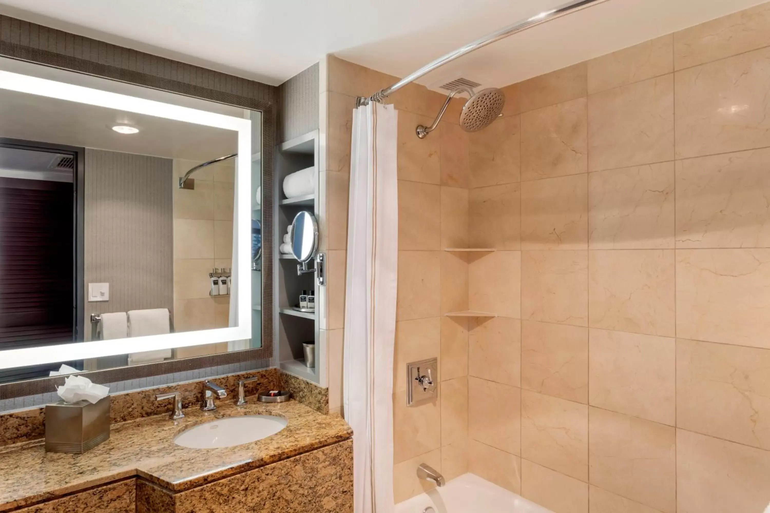 King Room - Yale View in Omni New Haven Hotel at Yale King Room - Yale View in Omni New Haven Hotel at Yale