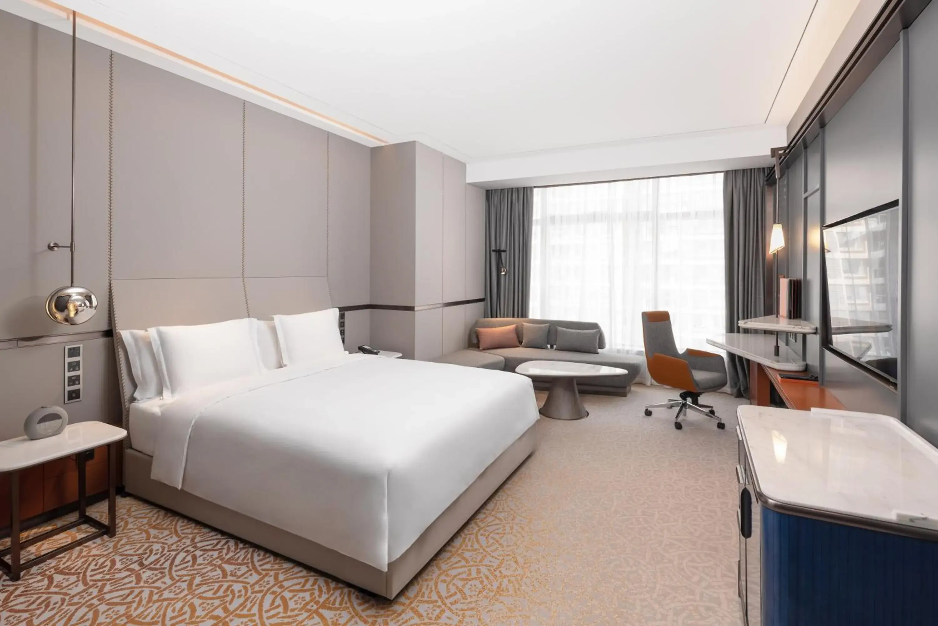 Standard King Room - High Floor in Crowne Plaza Qingdao Jinshui by IHG Standard King Room - High Floor in Crowne Plaza Qingdao Jinshui by IHG