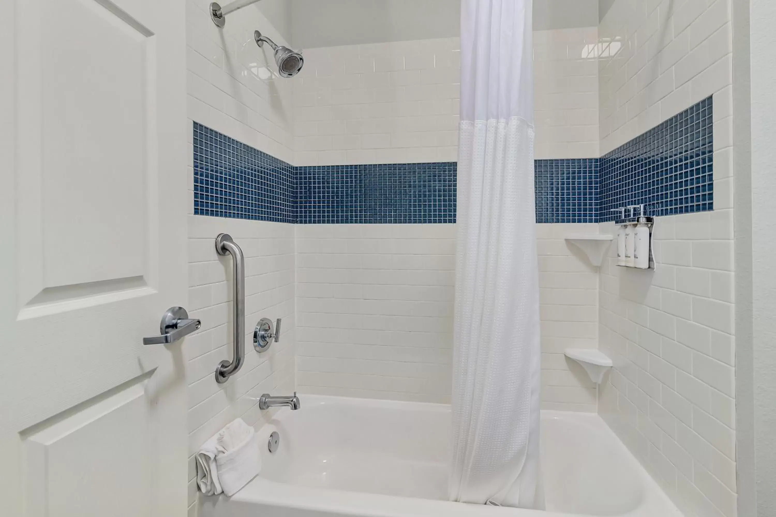 Two-Bedroom Suite with Queen and Double Beds in Staybridge Suites Tyler University Area, an IHG Hotel Two-Bedroom Suite with Queen and Double Beds in Staybridge Suites Tyler University Area, an IHG Hotel