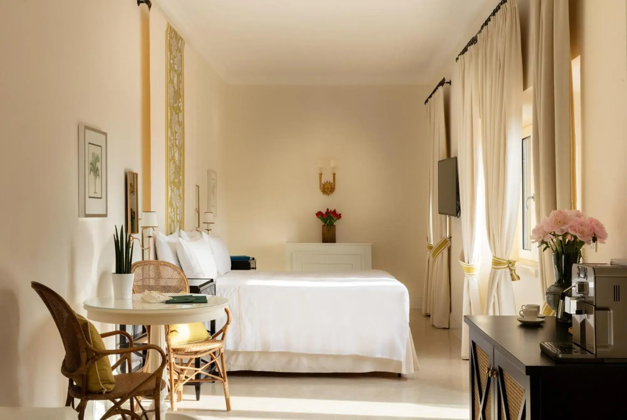 Deluxe Suite in Mezzatorre Hotel & Thermal Spa Deluxe Suite in Mezzatorre Hotel & Thermal Spa