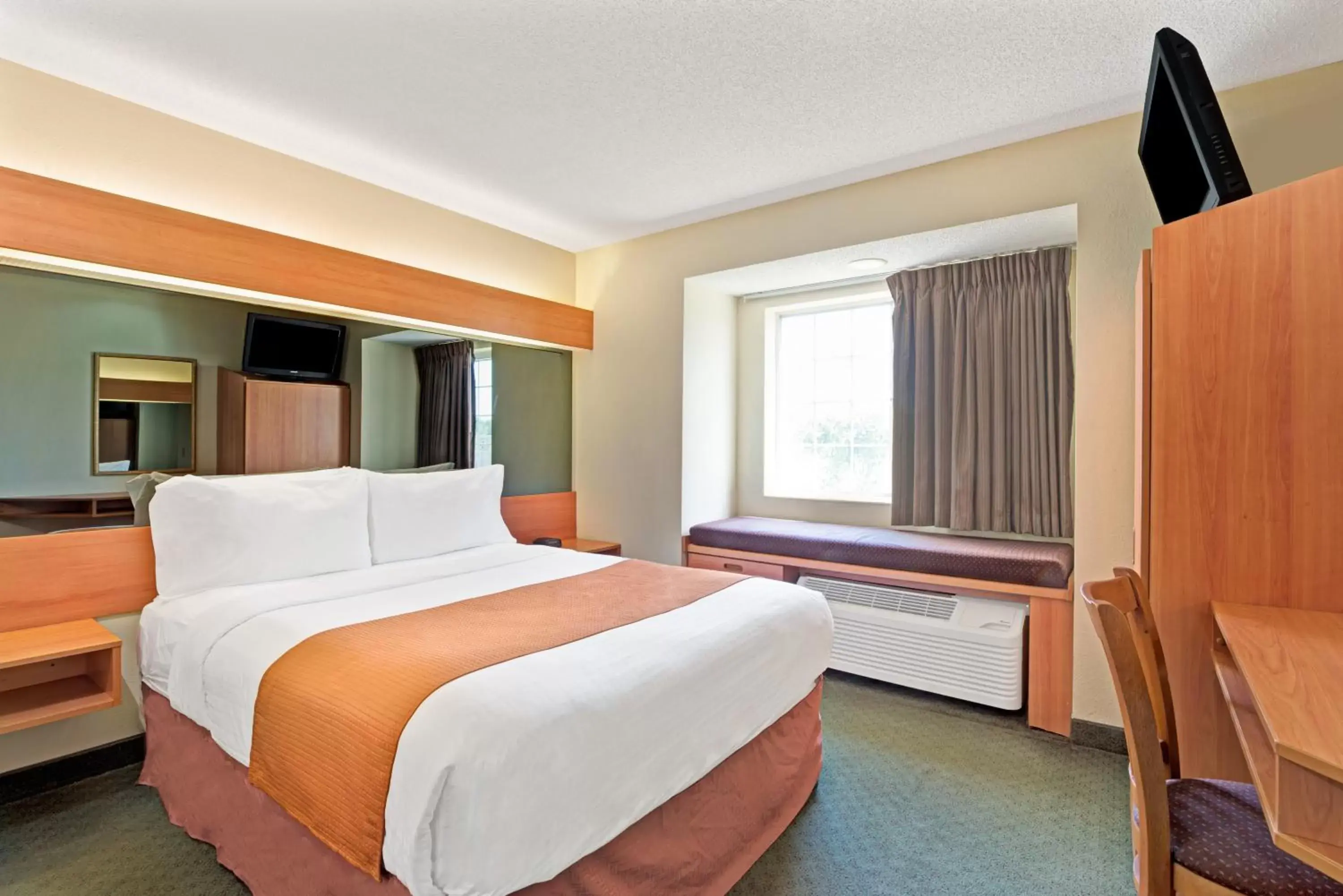 Queen Room - Disability Access/Non-Smoking in Microtel Inn and Suites by Wyndham - Cordova Queen Room - Disability Access/Non-Smoking in Microtel Inn and Suites by Wyndham - Cordova