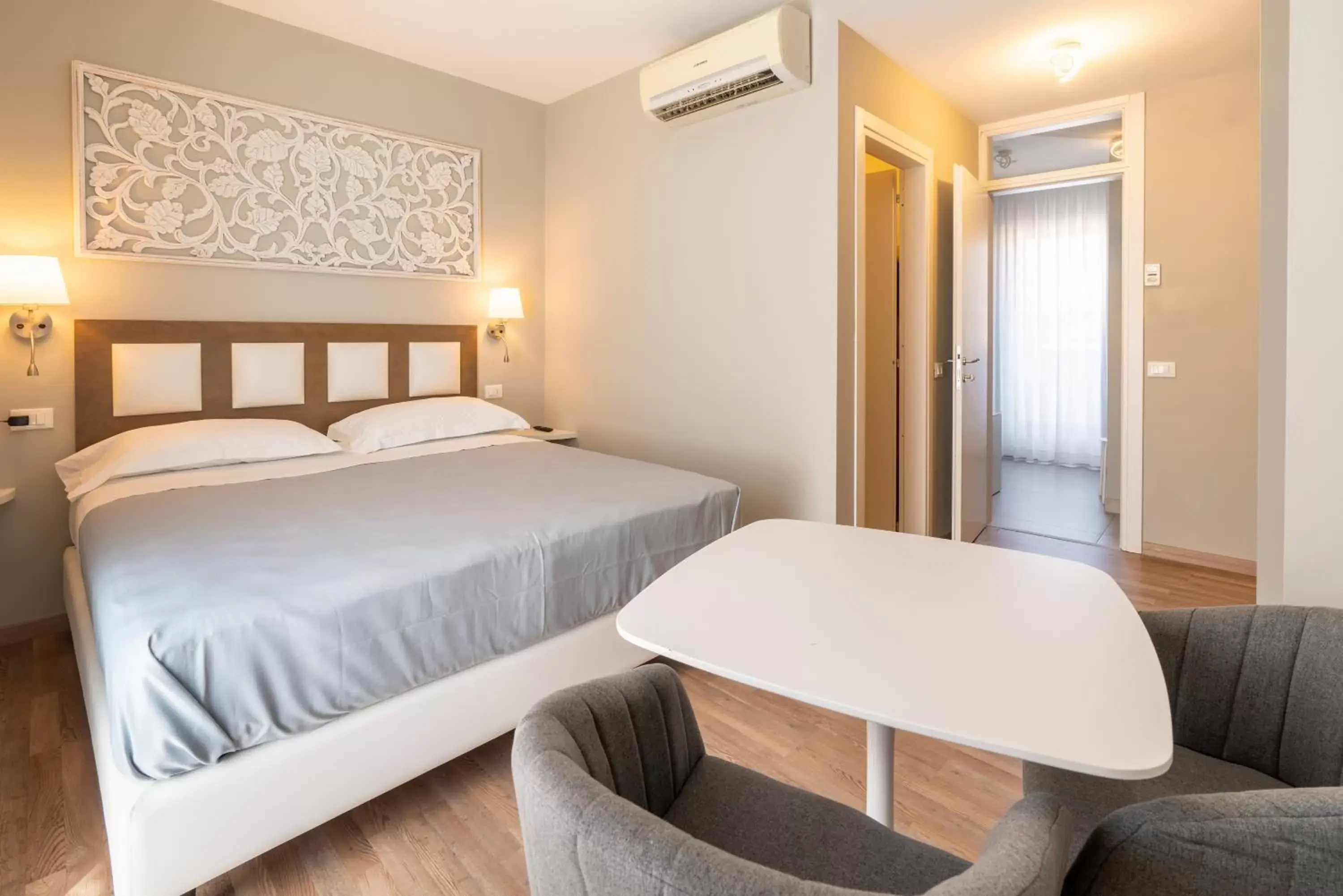 King Room with Spa Bath - single occupancy in GG8 Hotel & Suite SPA King Room with Spa Bath - single occupancy in GG8 Hotel & Suite SPA