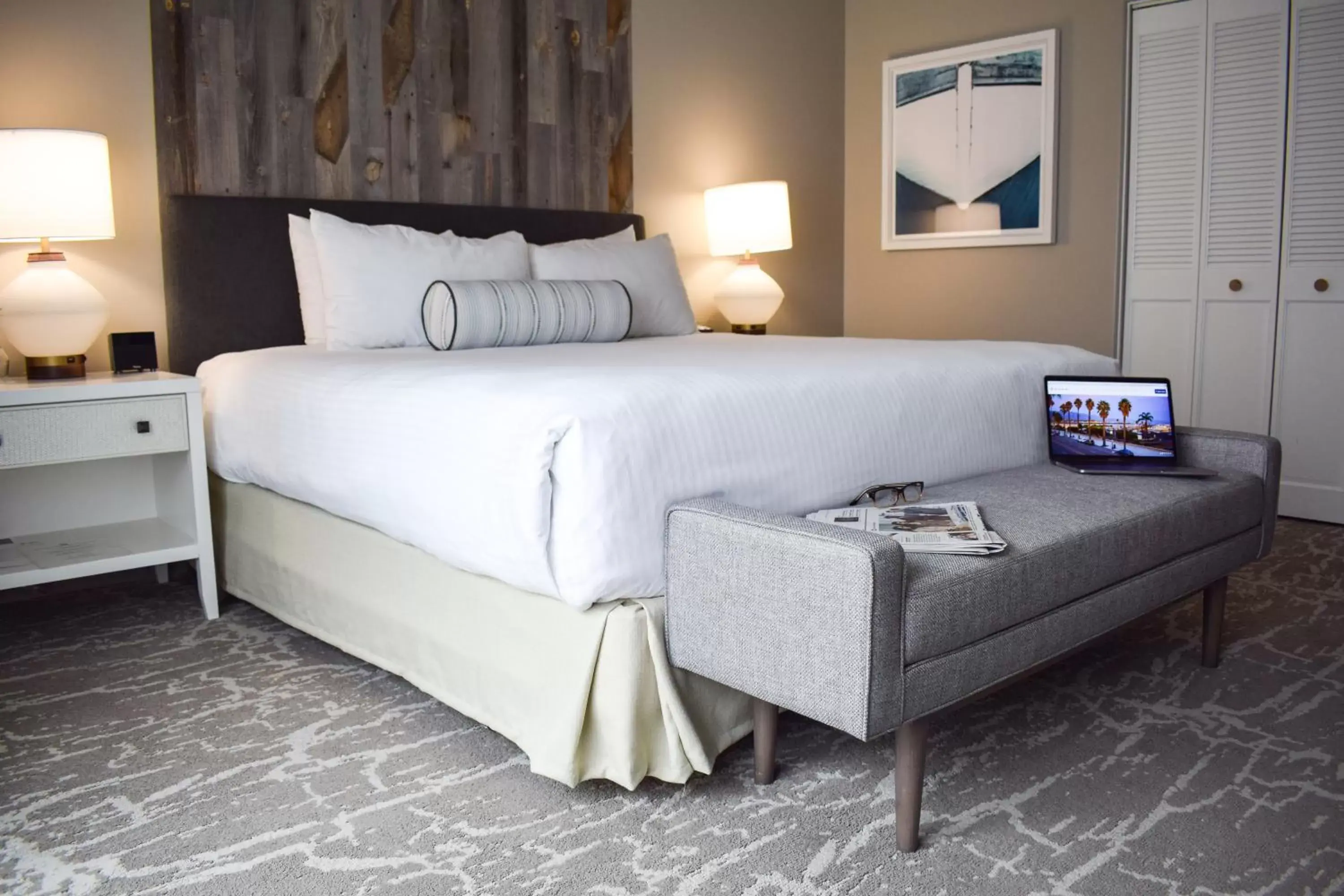 King Room - Disability Access in Beachside Inn King Room - Disability Access in Beachside Inn