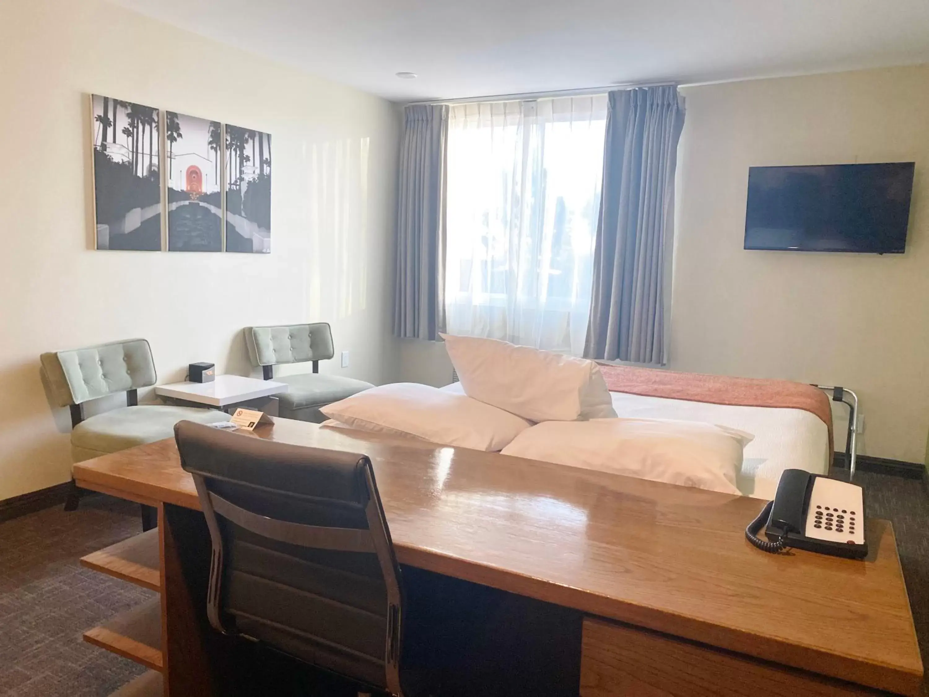 Standard Queen Room in Redac Gateway Hotel Torrance Standard Queen Room in Redac Gateway Hotel Torrance