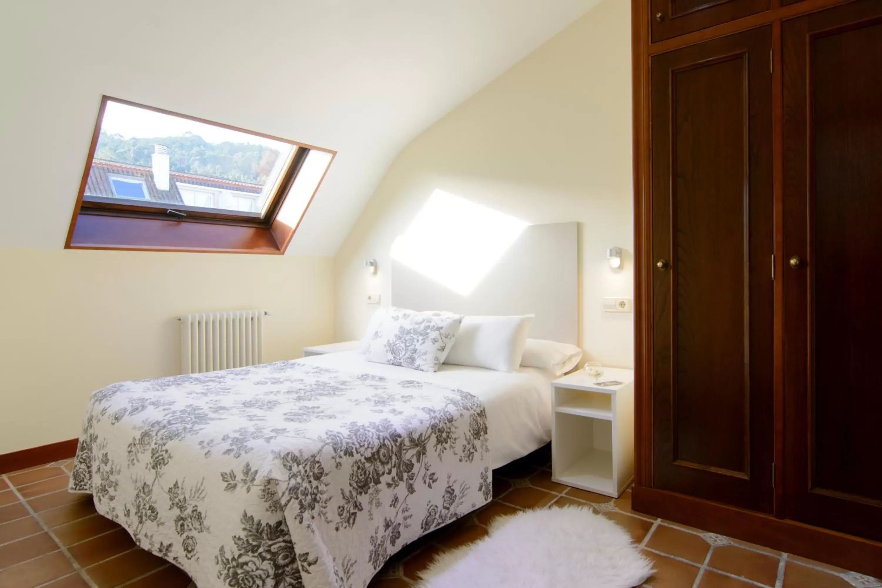 Small Double Room in Casa do Marqués Small Double Room in Casa do Marqués