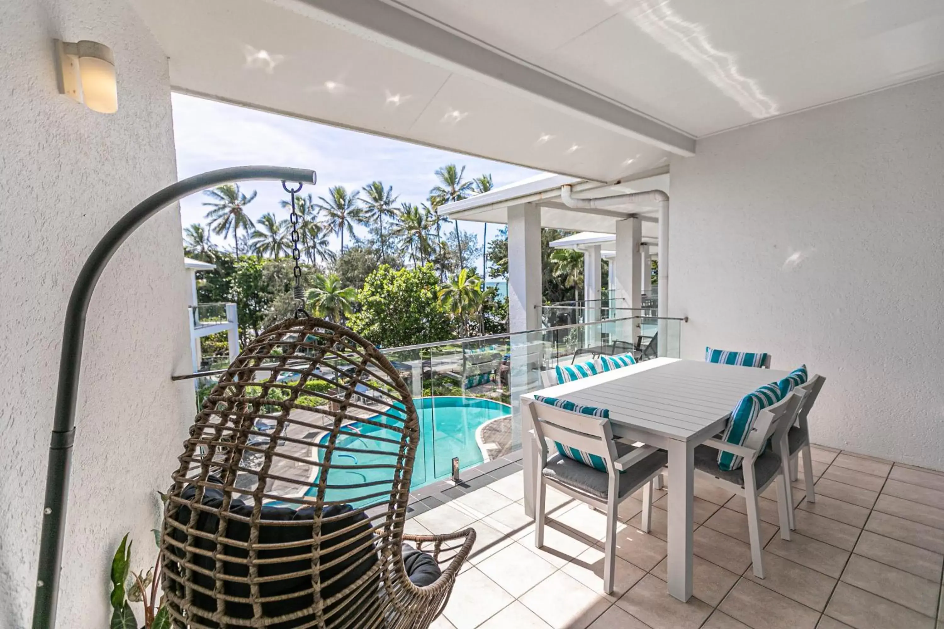 Deluxe Two-Bedroom Apartment with Ocean View in Beaches Holiday Apartments - Official Onsite Reception & Check In Deluxe Two-Bedroom Apartment with Ocean View in Beaches Holiday Apartments - Official Onsite Reception & Check In