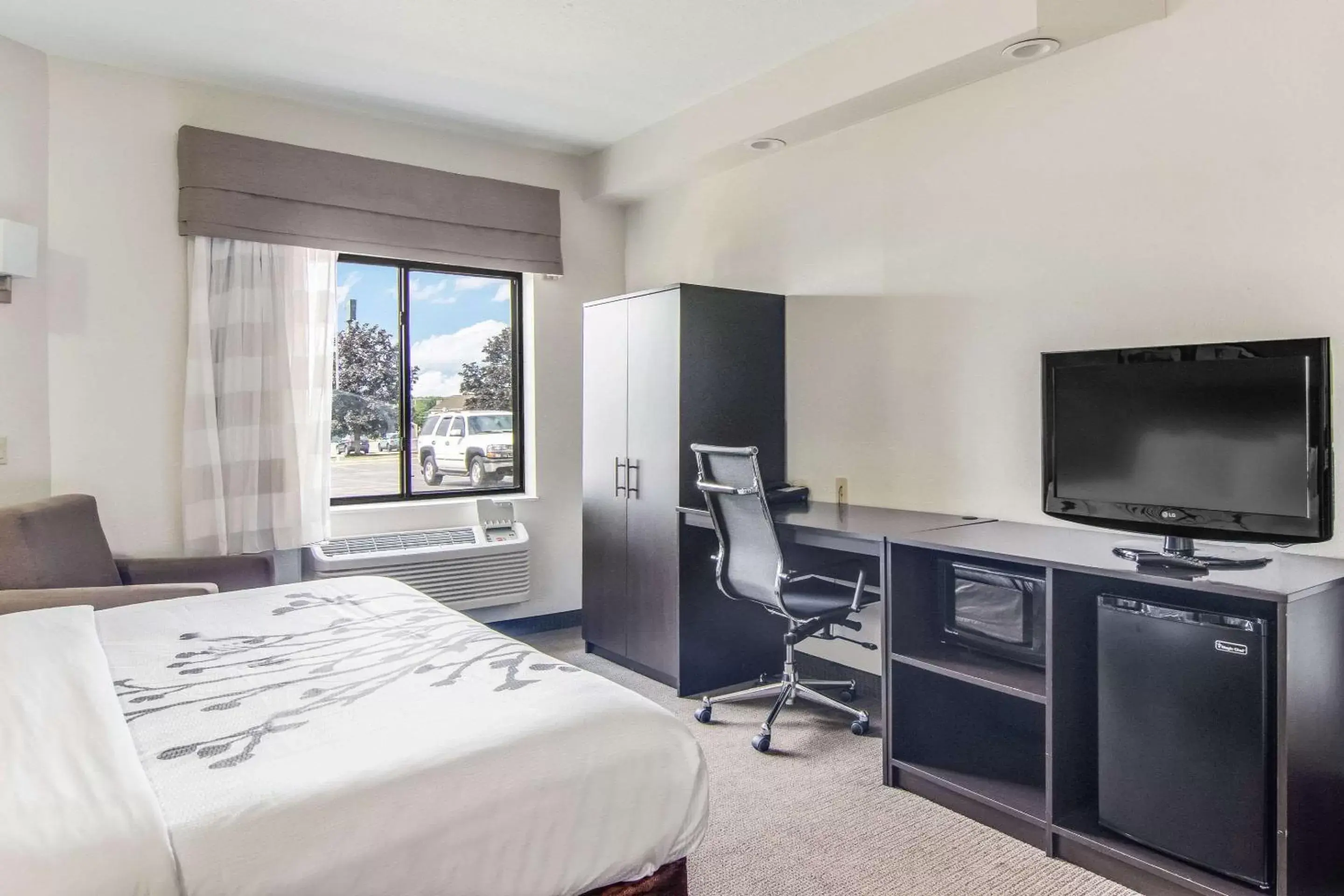 King Room - Non-Smoking in Sleep Inn Austintown - Youngstown, West King Room - Non-Smoking in Sleep Inn Austintown - Youngstown, West