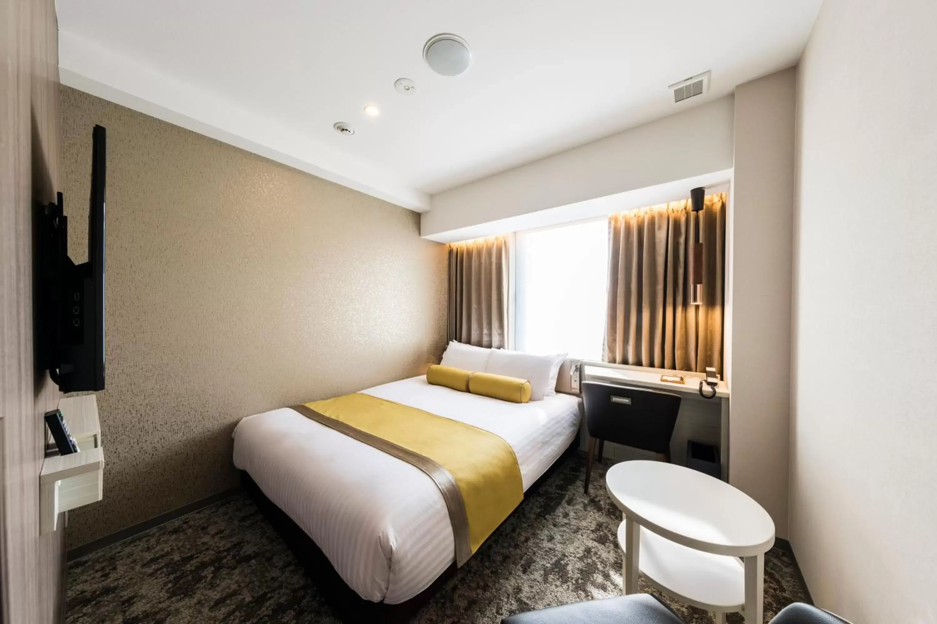 Double Room - Electronic Cigarets in The Rise Osaka Kitashinchi Double Room - Electronic Cigarets in The Rise Osaka Kitashinchi