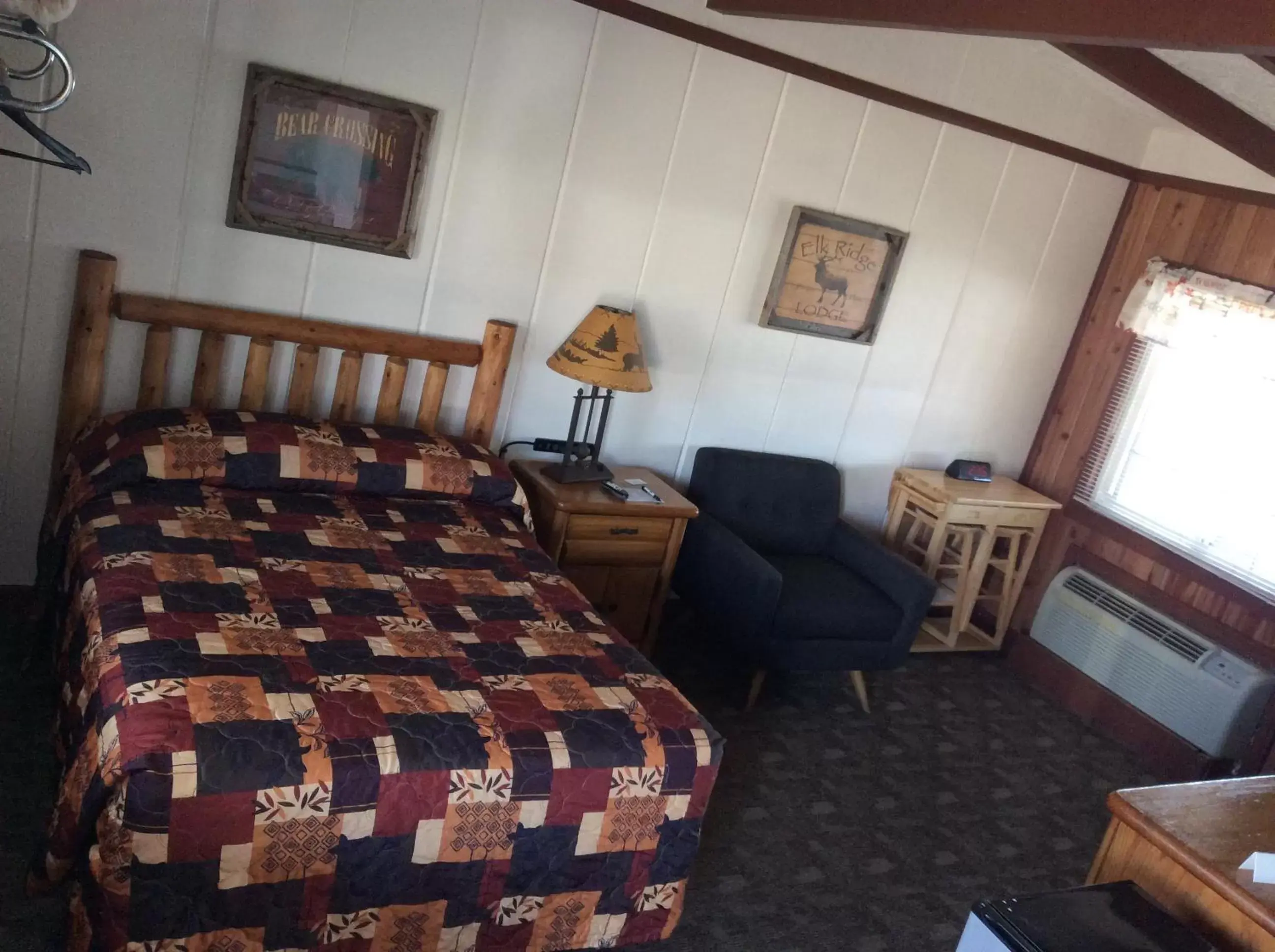 Family Room with Lake View in Olde Mill Inn of Clarkston Family Room with Lake View in Olde Mill Inn of Clarkston