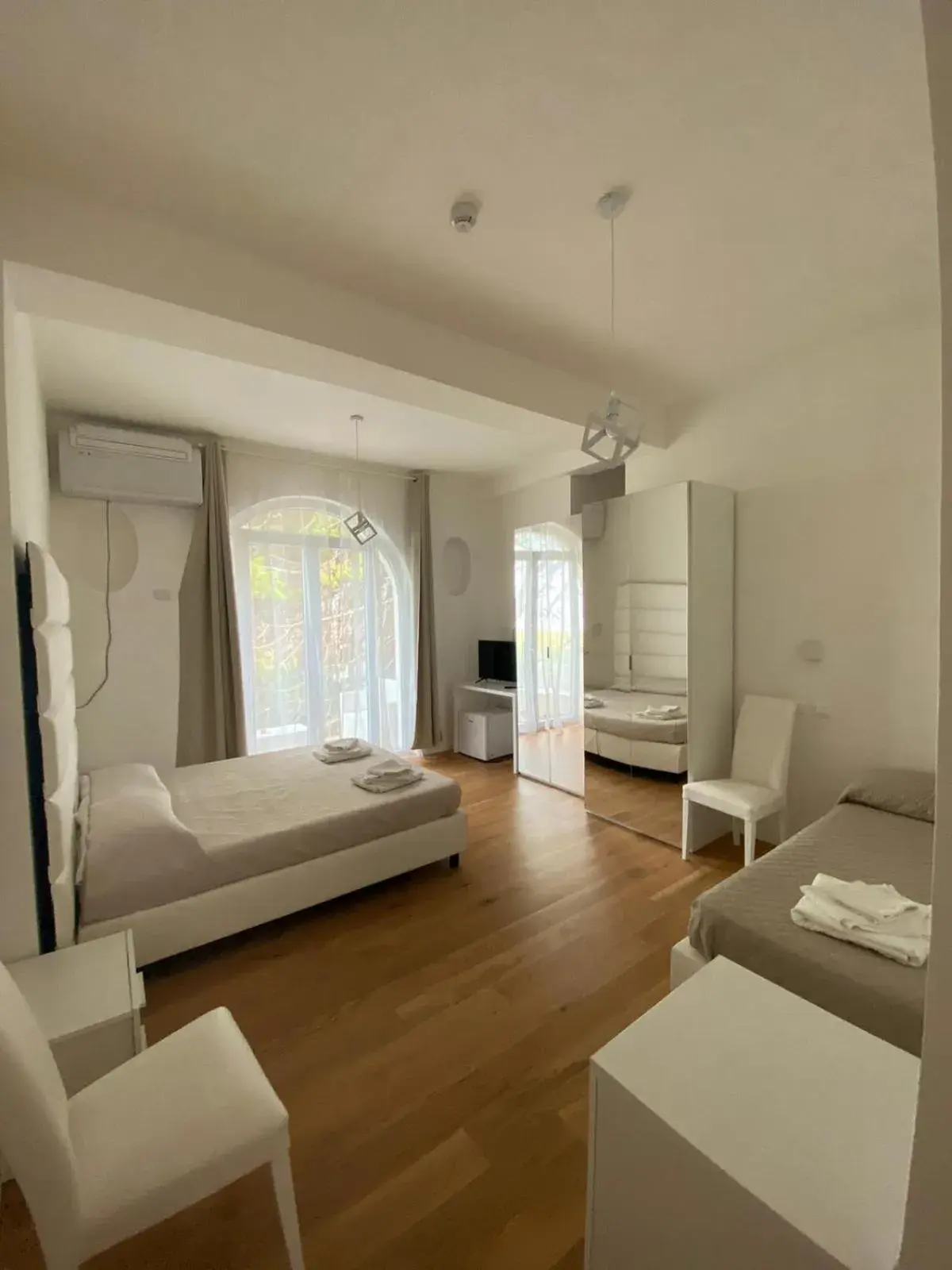 Triple Room with City View in Hotel Artemide Mare Triple Room with City View in Hotel Artemide Mare