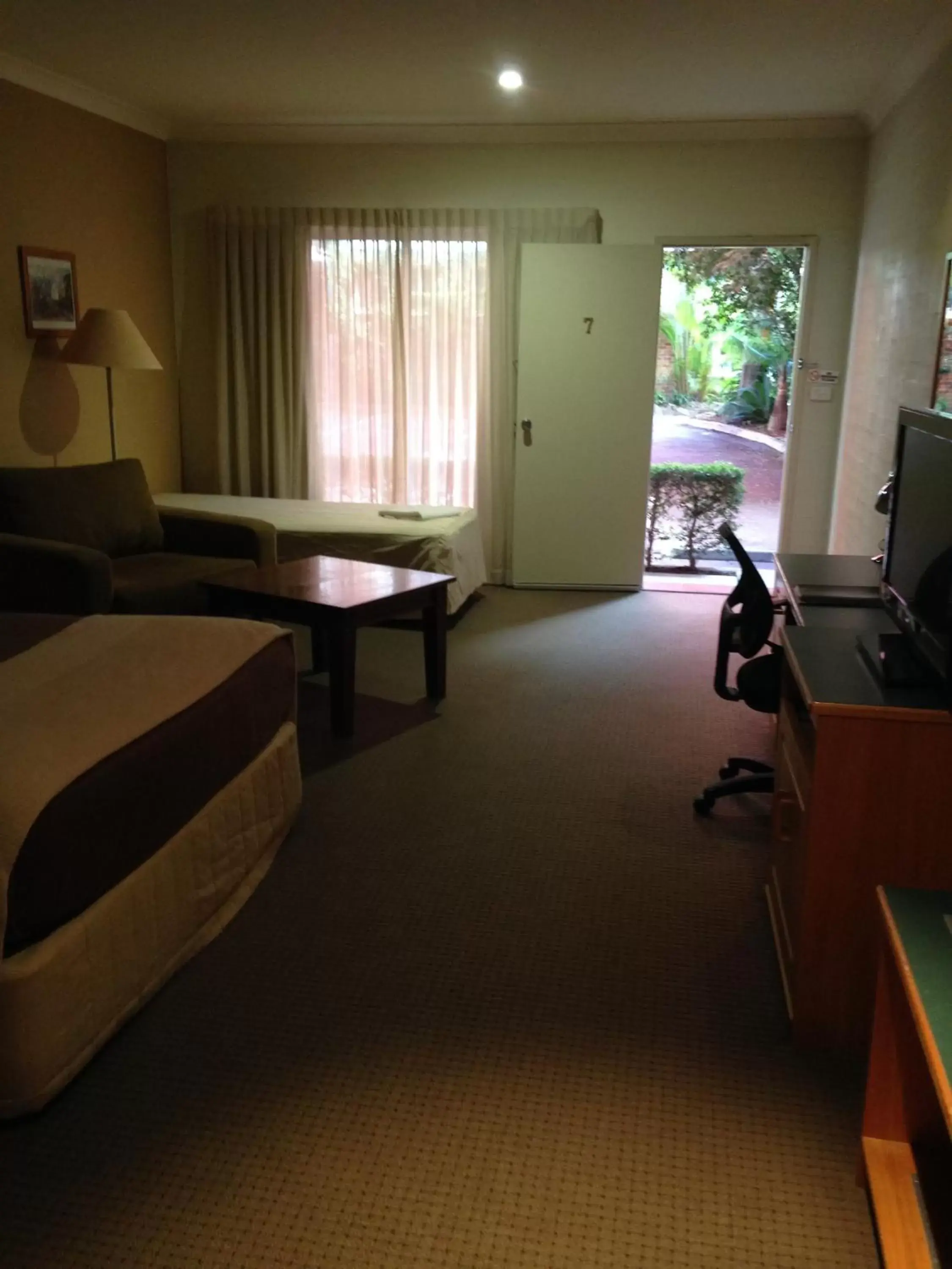 Executive Room - 1 in Francis Phillip Motor Inn and The Lodge Executive Room - 1 in Francis Phillip Motor Inn and The Lodge