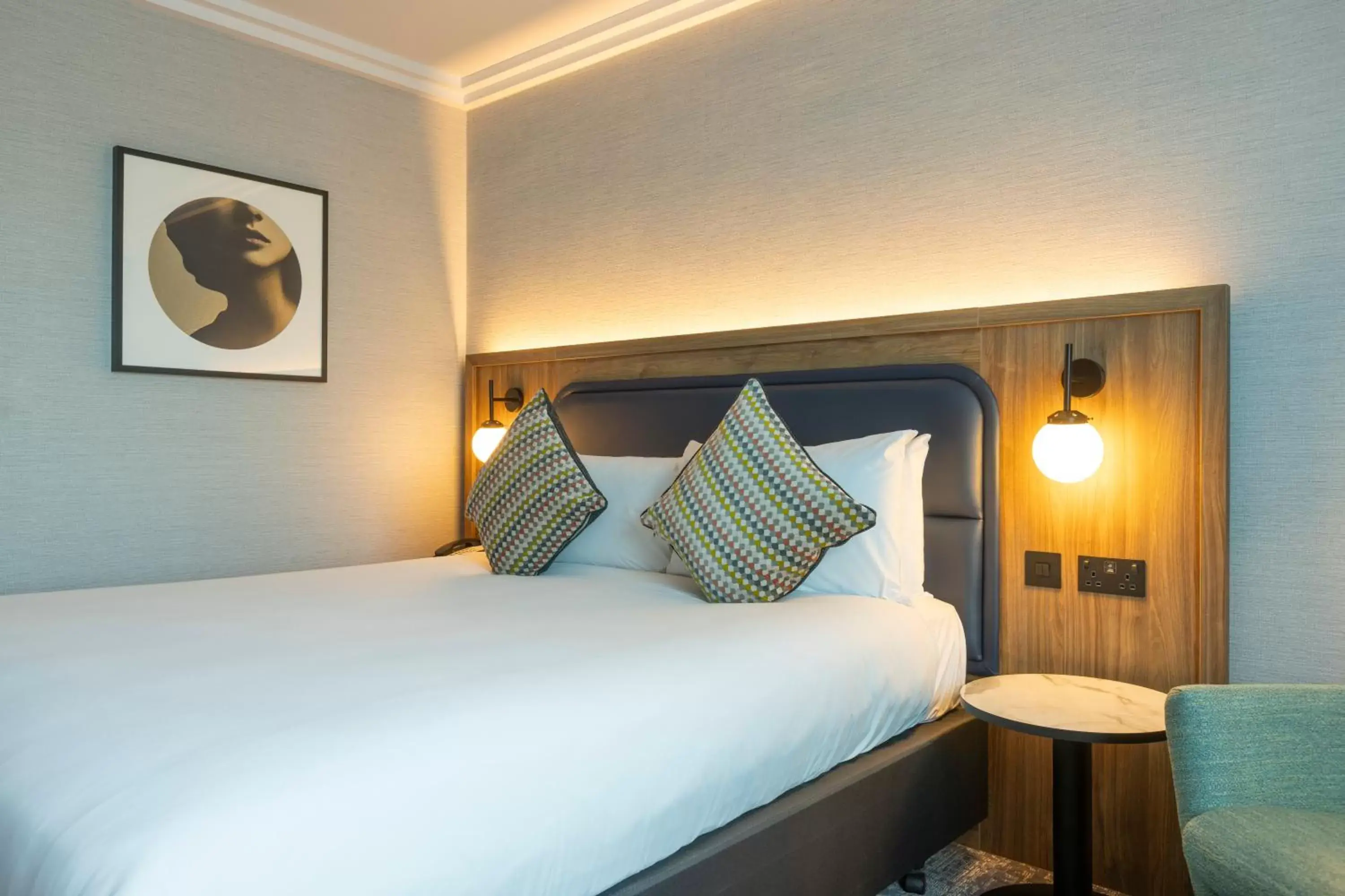 Premium Queen Room - single occupancy in Crowne Plaza Birmingham NEC by IHG Premium Queen Room - single occupancy in Crowne Plaza Birmingham NEC by IHG