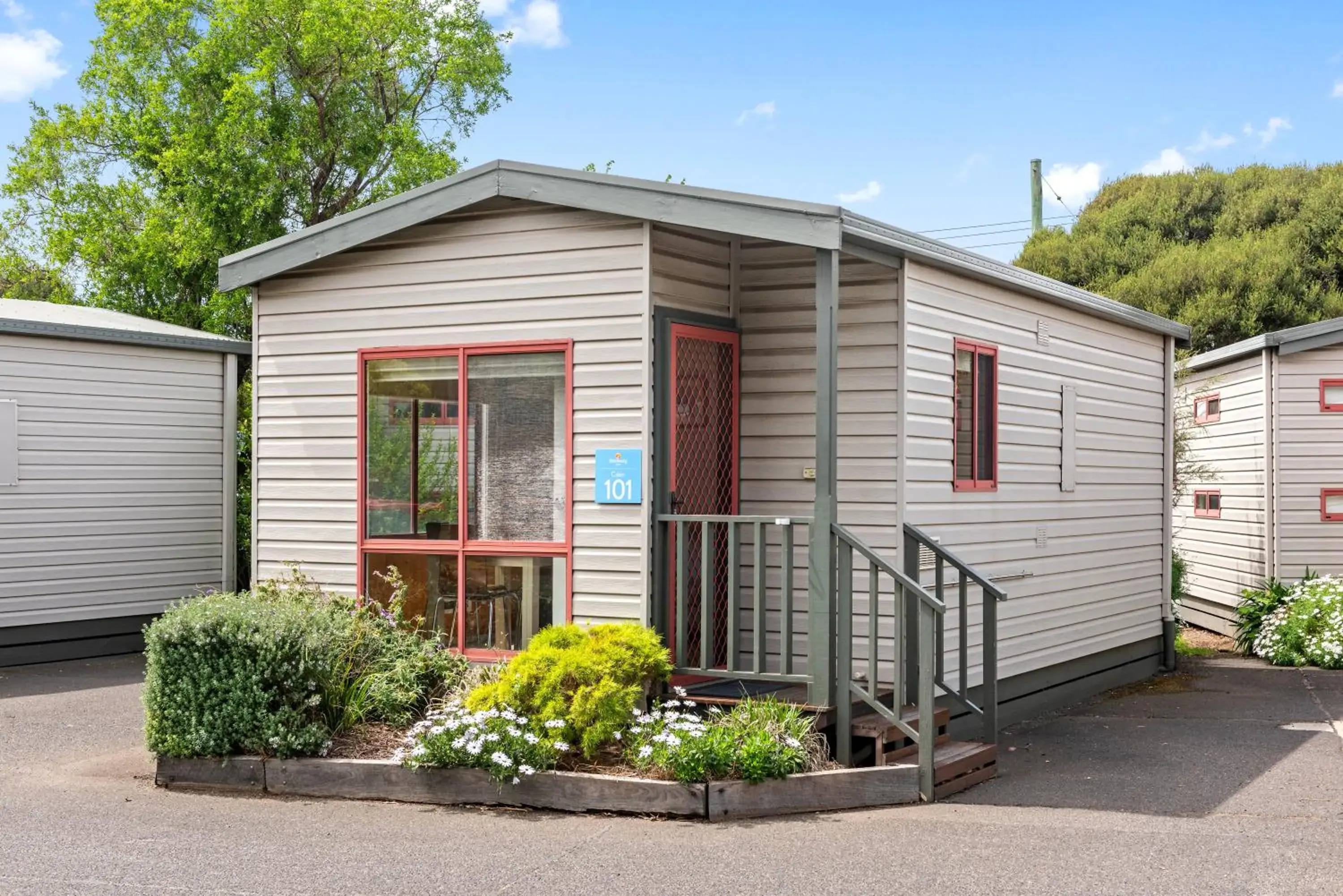 Standard 1 Bedroom Cabin - Sleeps 2 in Discovery Parks - Melbourne Standard 1 Bedroom Cabin - Sleeps 2 in Discovery Parks - Melbourne