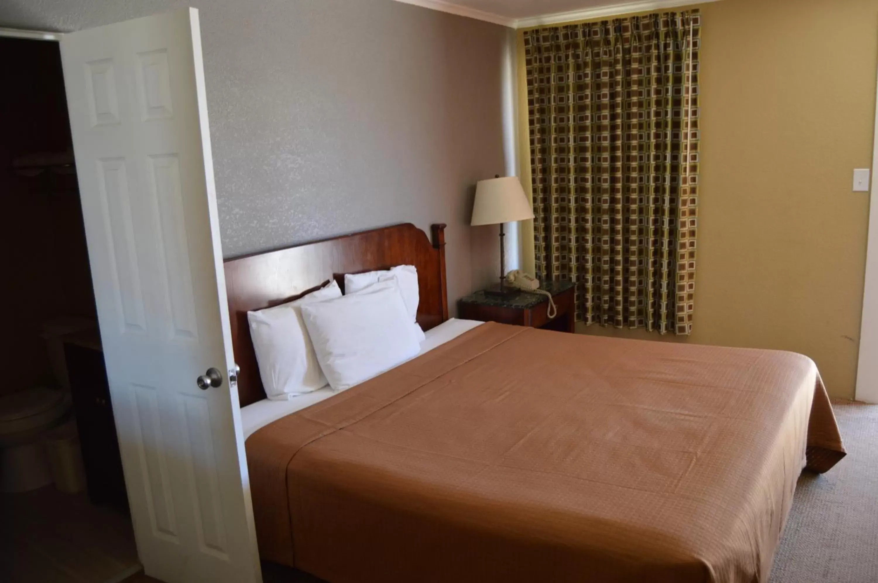 King Room in Travel Inn Snyder King Room in Travel Inn Snyder