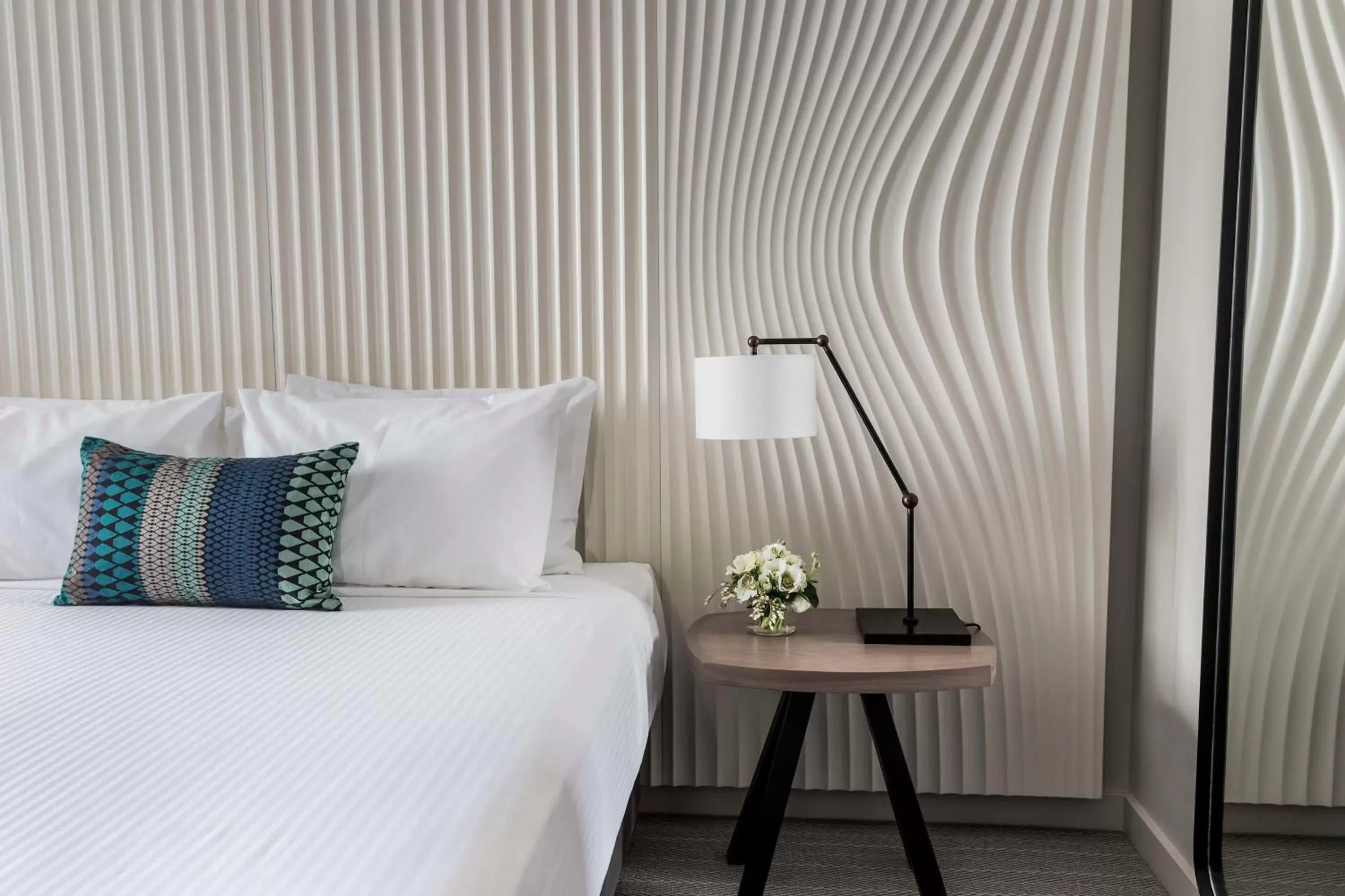 King Room with Roll-In Shower - Disability Access in DoubleTree by Hilton Melbourne King Room with Roll-In Shower - Disability Access in DoubleTree by Hilton Melbourne